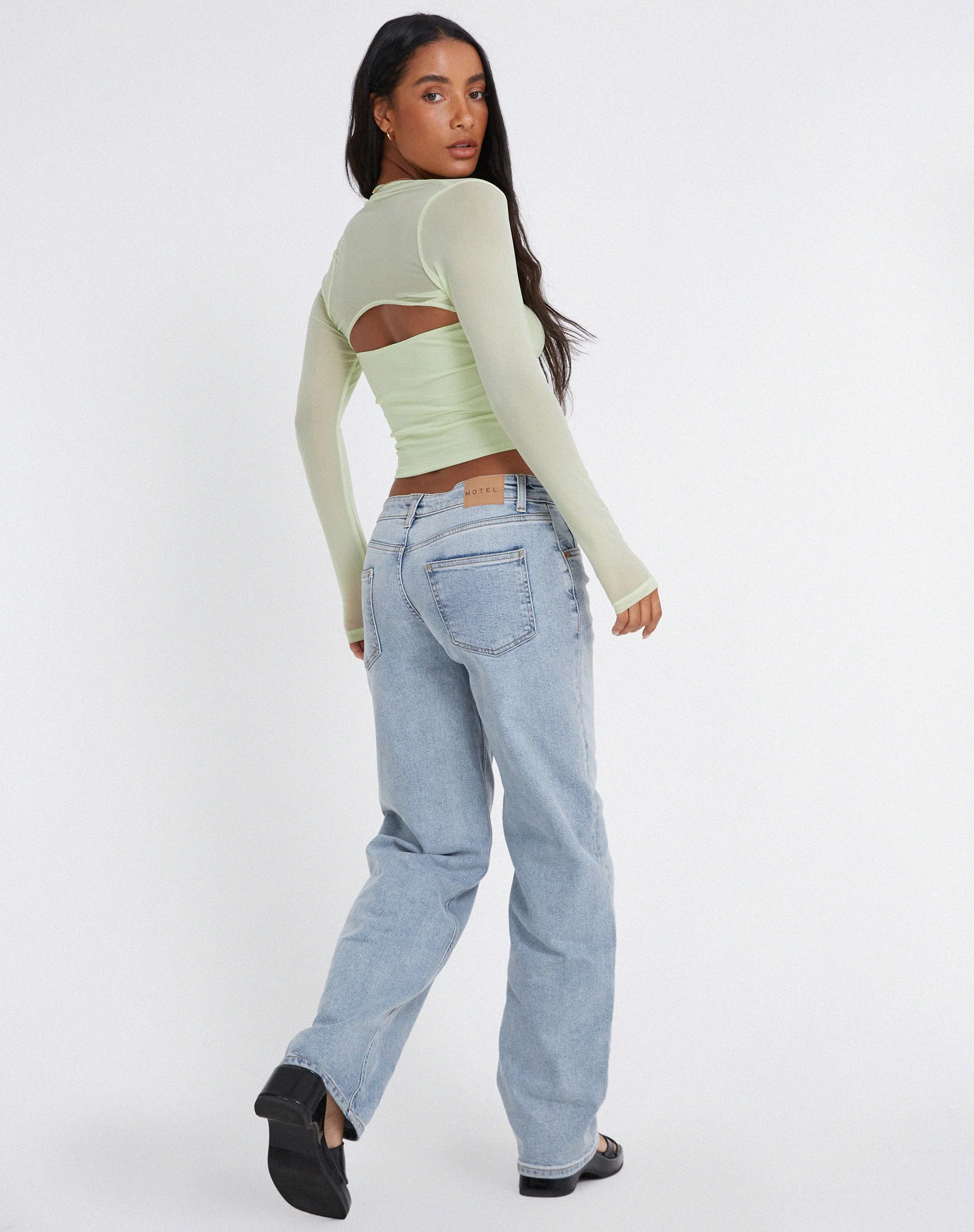 Kouna Bandeau Crop Top und Shrug Set in Shadow Lime - Image 5