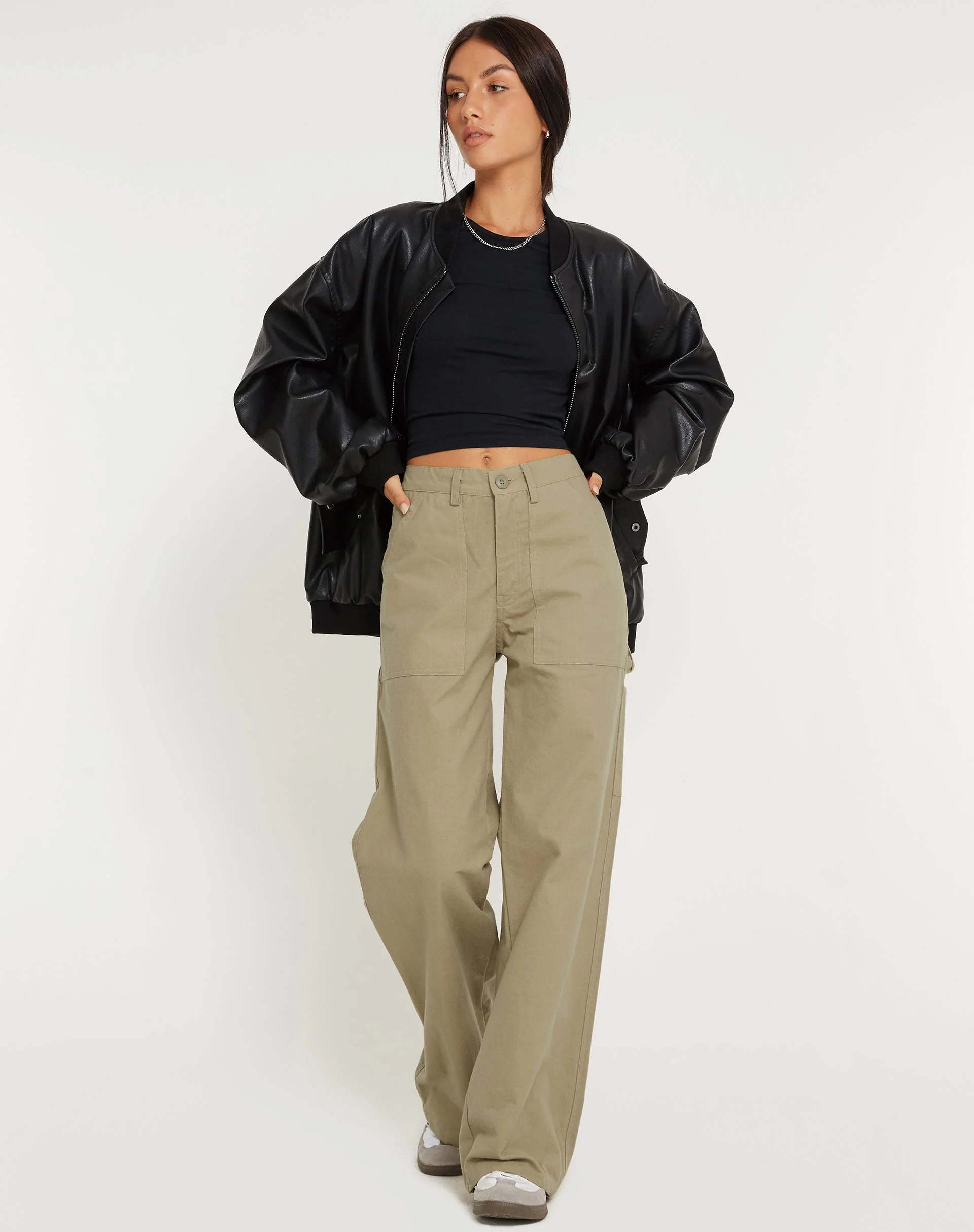 Kusnaedi Hose mit weitem Bein in Stein