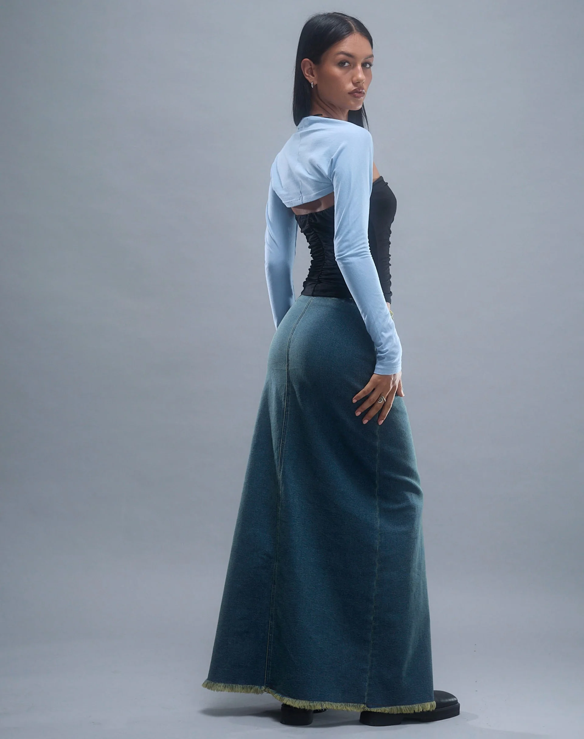 Ladri Shrug Top in Nantucket Blau - Image 7