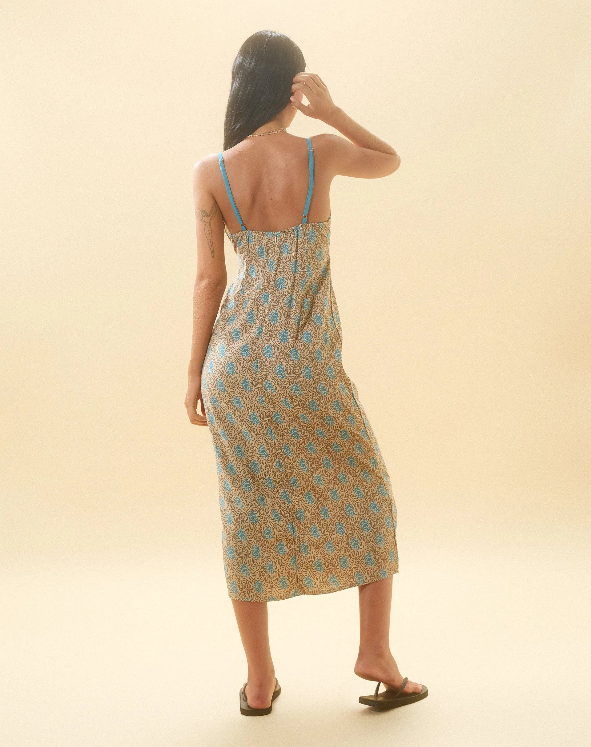 Lalu Midikleid in Bohemian Batik Blau Braun - Image 3