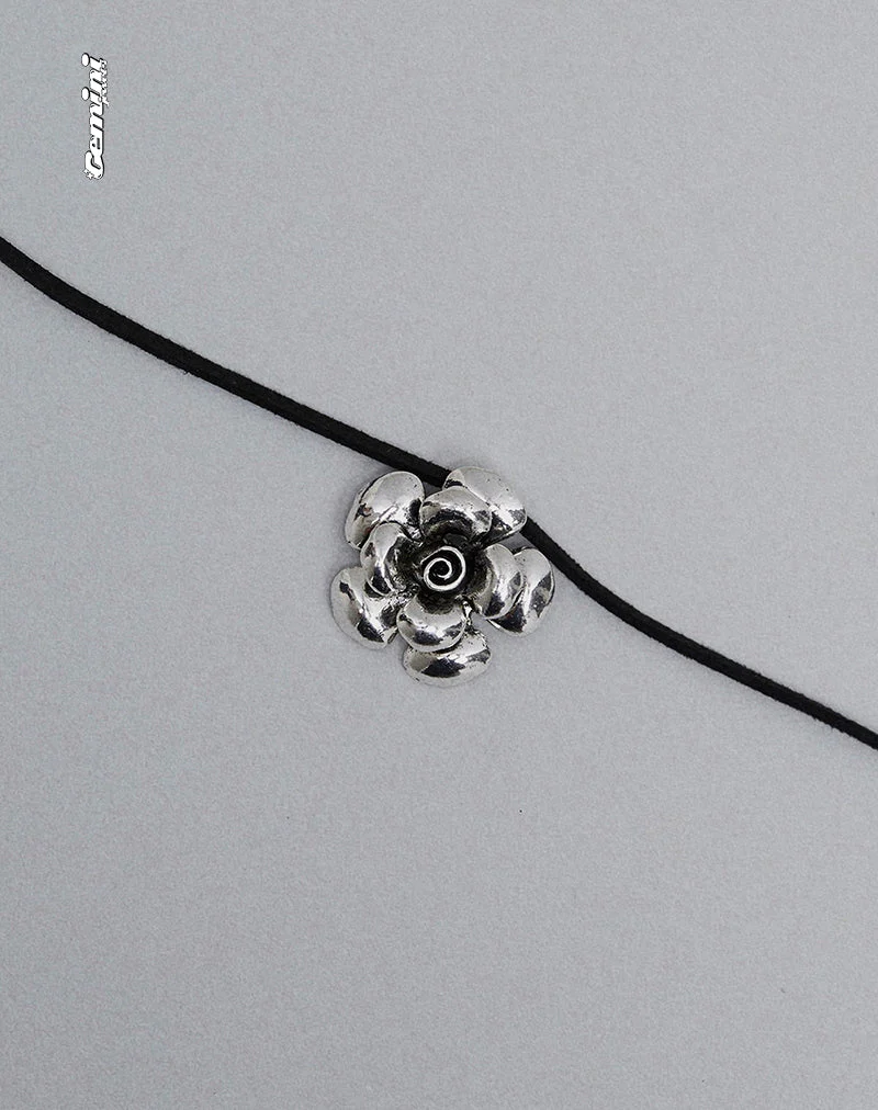 Lana Cord Rose Halskette von Gemini Jewels - Image 4