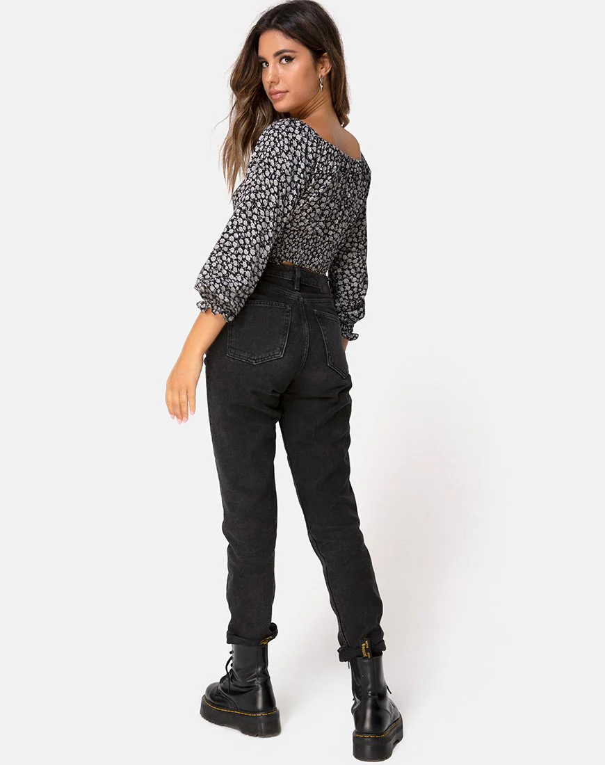 Lancer Crop Top in Ditsy Rose Schwarz - Image 4