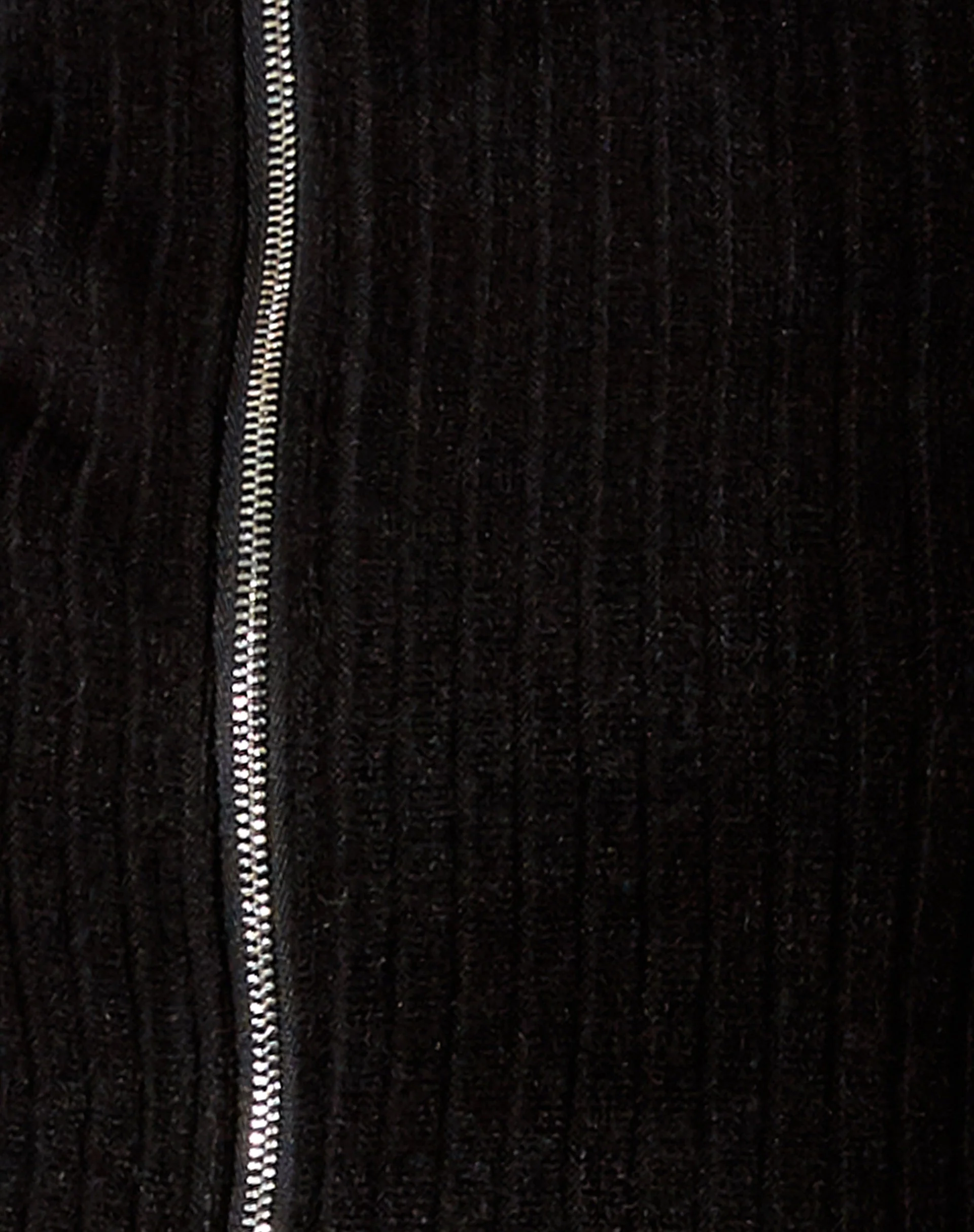 Larita Cardi in Schwarz und Braun gestrickt - Image 6