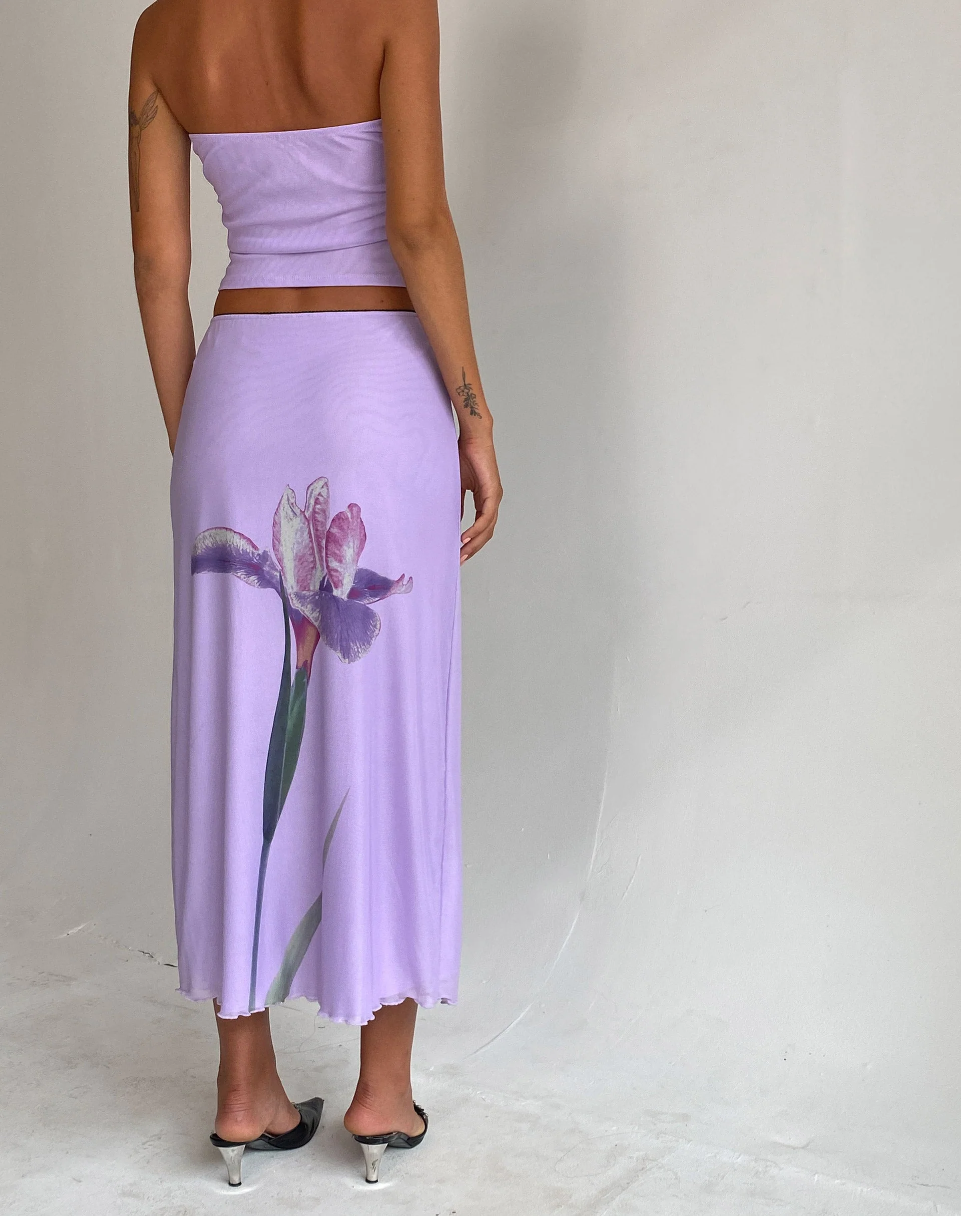 Lassie Midirock in Flieder mit Blumenmuster - Image 3