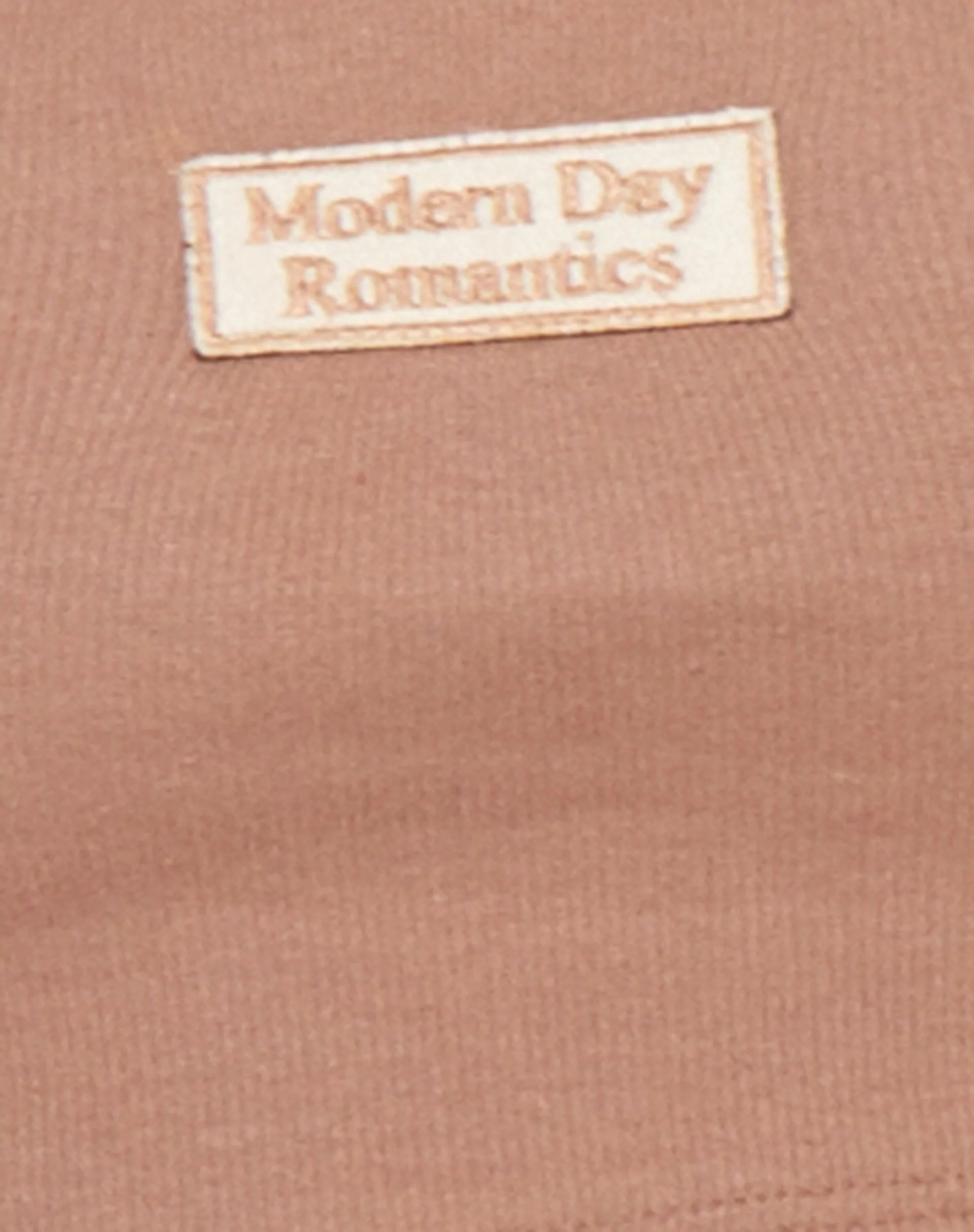 Lathi Top in Silber Nerz in Modern Day Label Embro - Image 6