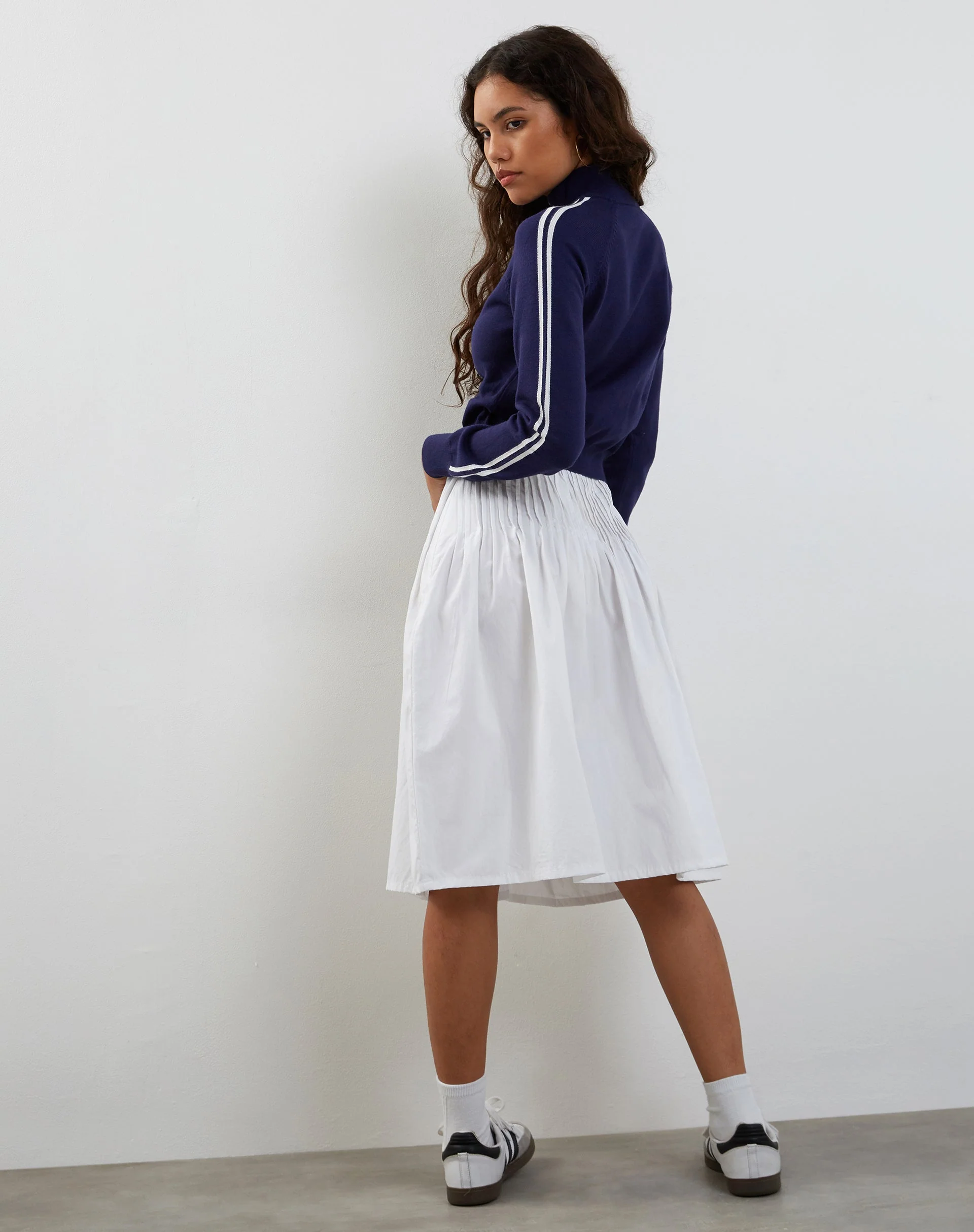 Lennon Strickjacke in Marineblau mit weißen Streifen - Image 5