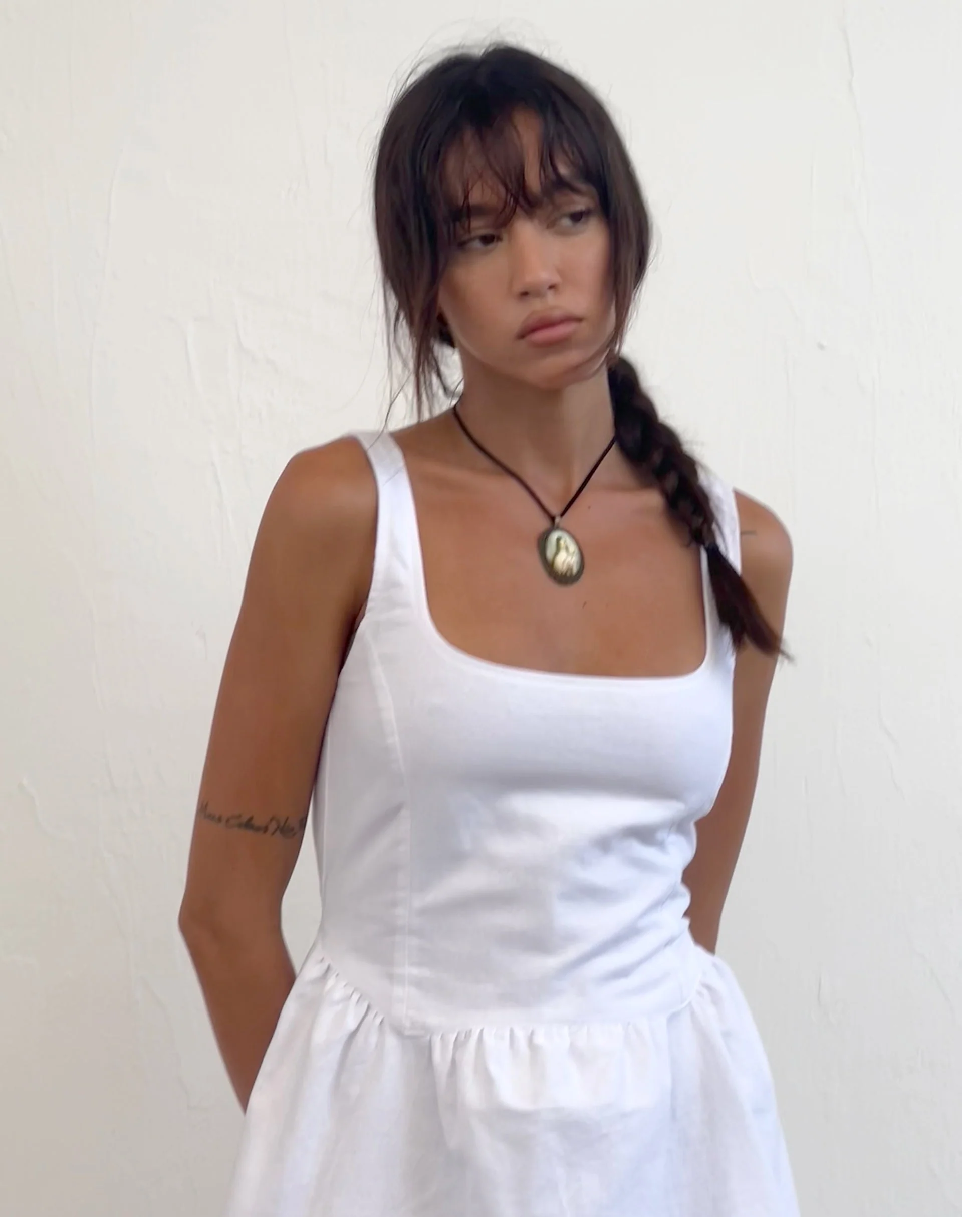 Leshiel Minikleid in Weiß - Image 2