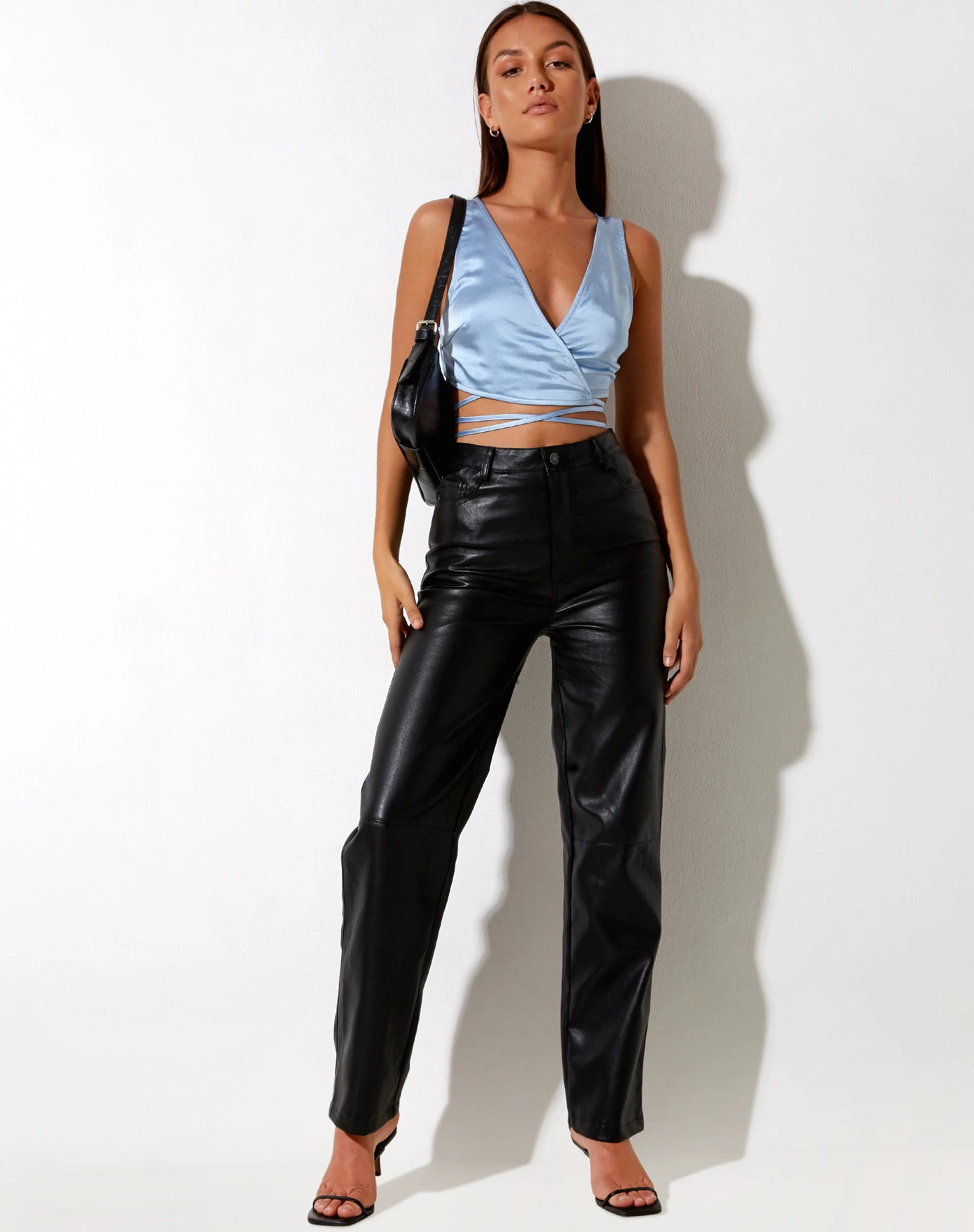 Liliah Crop Top aus Satin Tageslichtblau - Image 3