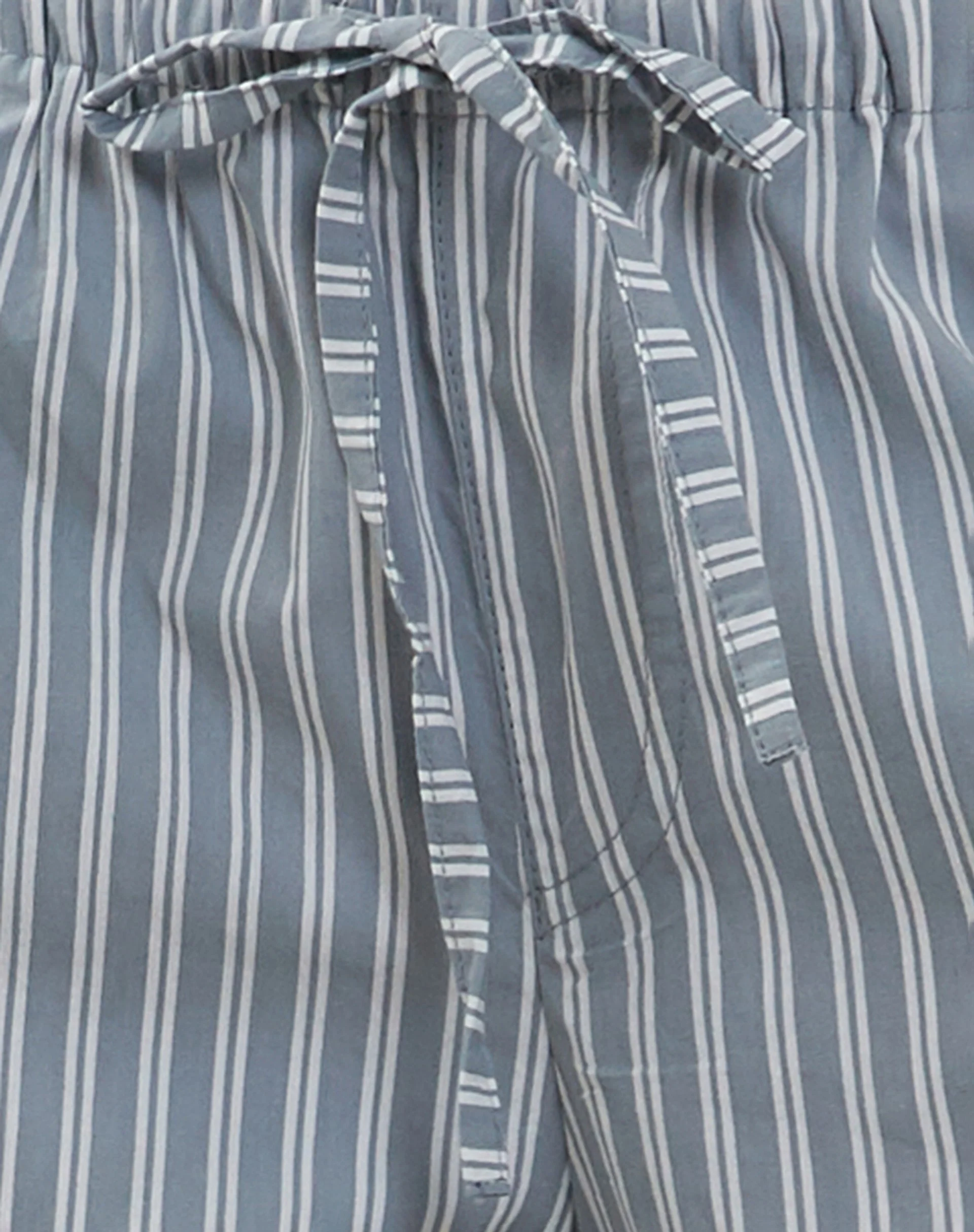 Lirura Hose mit weitem Bein in Grau mit weißen Streifen - Image 5