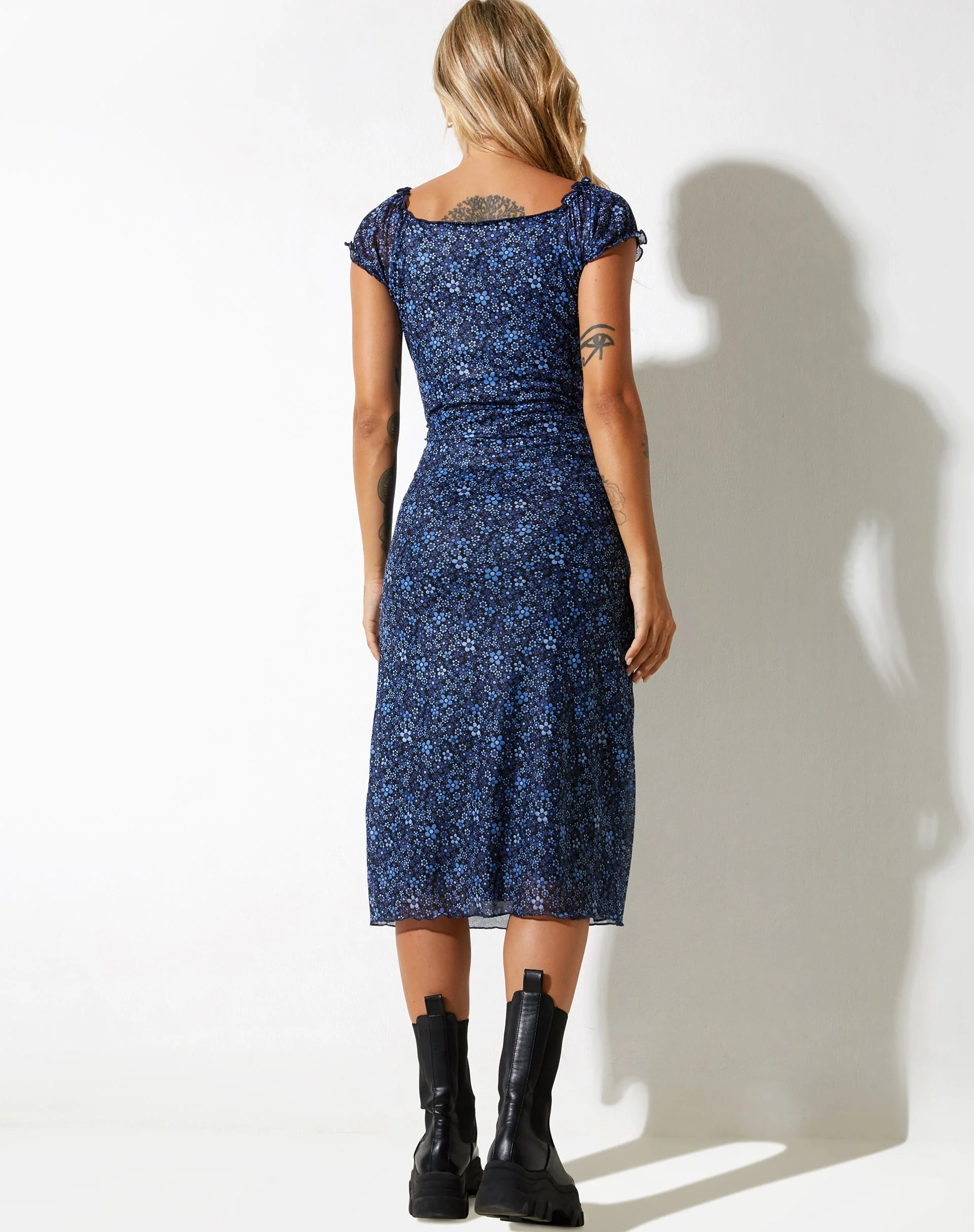 Lona Midikleid in Flower Garden Blau - Image 2