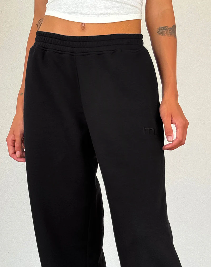 Lockerer Jogger in Schwarz mit 'M'-Stickerei - Image 4