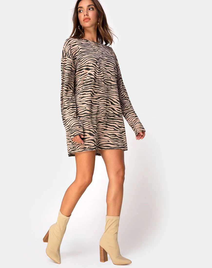 Lotsun Pullover Kleid in 90's Zebra Taupe - Image 3