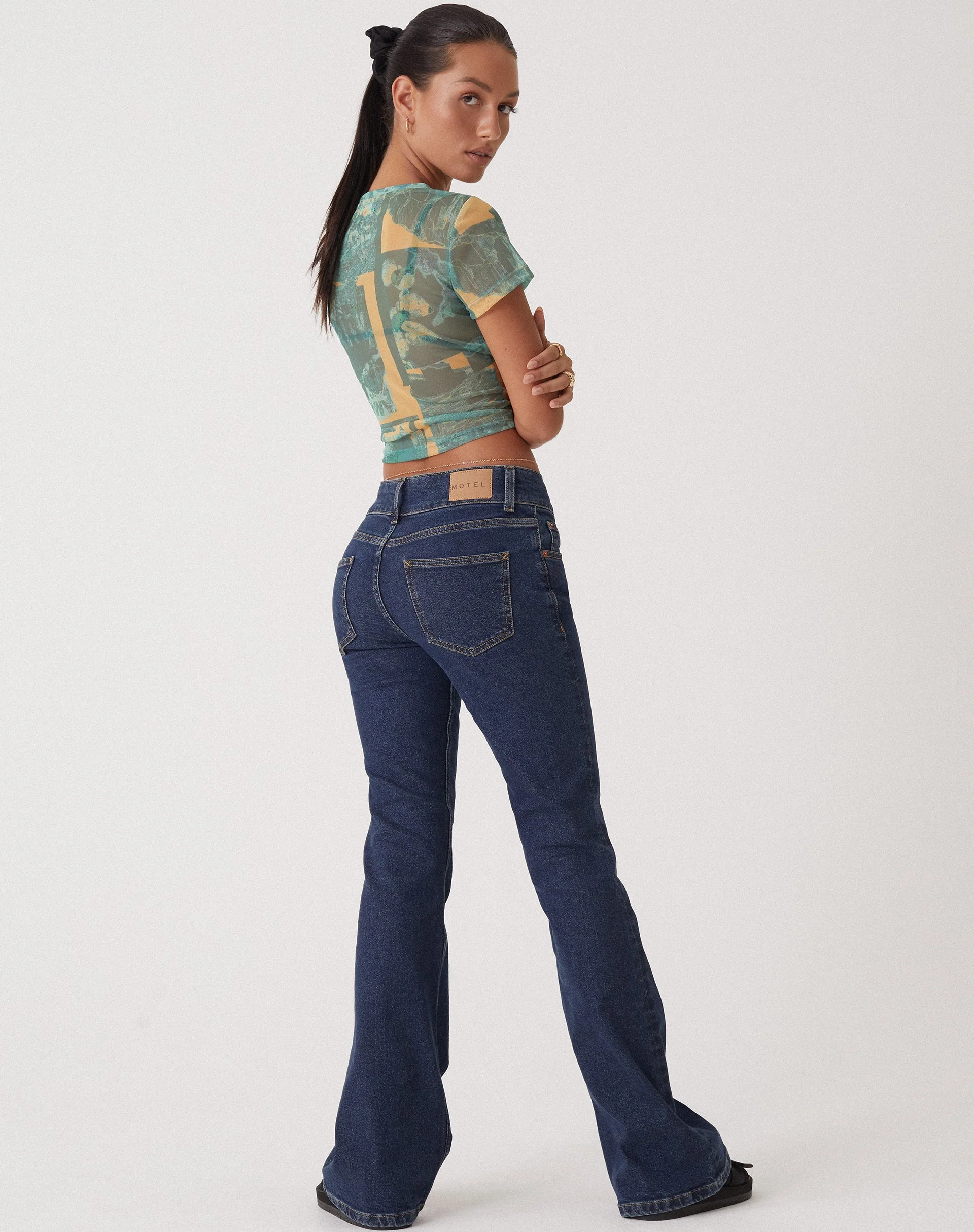 MOTEL X OLIVIA NEILL Low Rise Bootleg Jeans in Dark Vintage Wash - Image 5