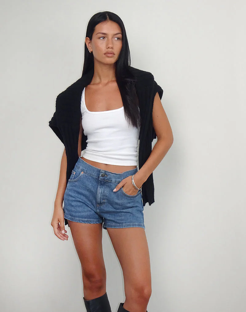 Hot Pants aus Denim mit niedrigem Einstieg in Bay Blue - Image 2