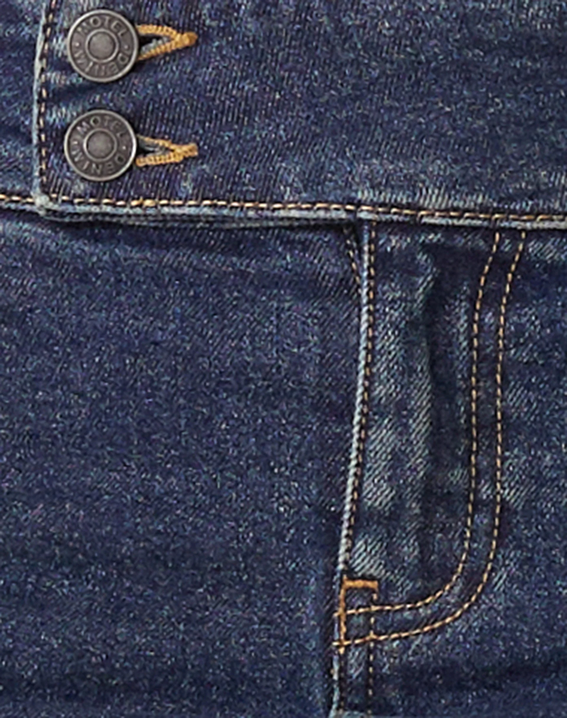 MOTEL X OLIVIA NEILL Niedrig ansteigender Denim-Mikro-Rock in dunkler Vintage-Waschung - Image 7