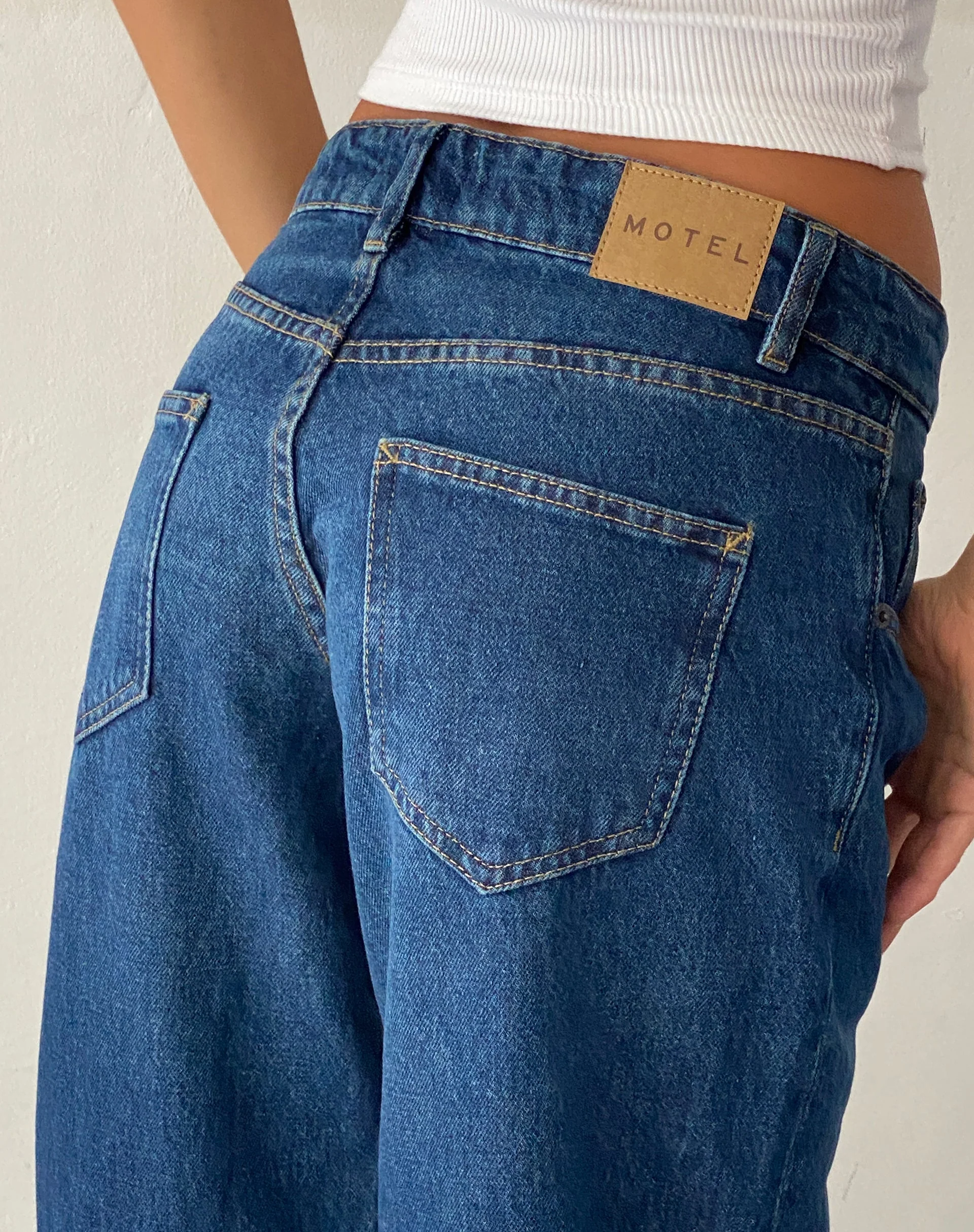 Low Rise Parallel Jeans in Mittelblau Gebraucht - Image 6
