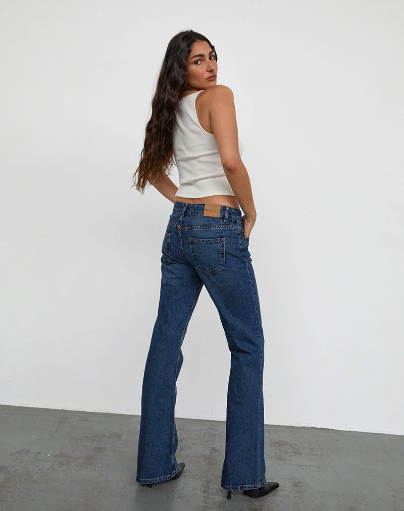 Rigid Low Rise Flare Jeans In Mid Blue Gebraucht - Image 5