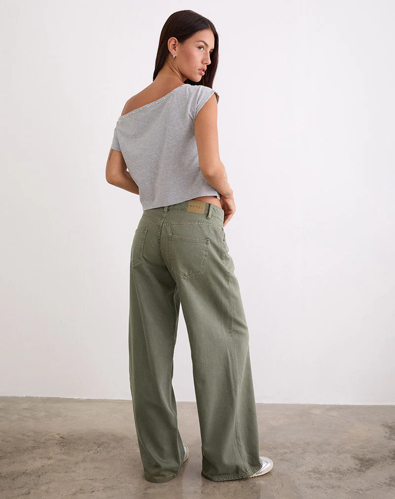 Niedrig geschnittene, geräumige Jeans in Ferngrün - Image 6