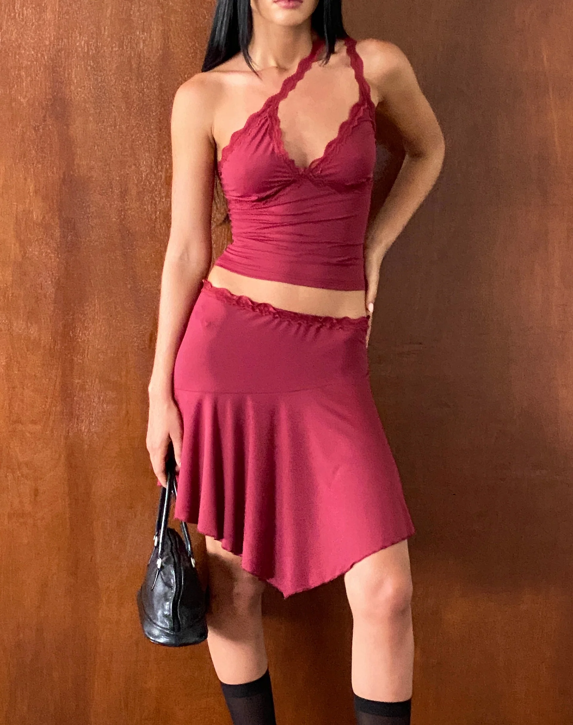 Lula Minirock mit Spitzenbesatz in Dark Cherry - Image 2