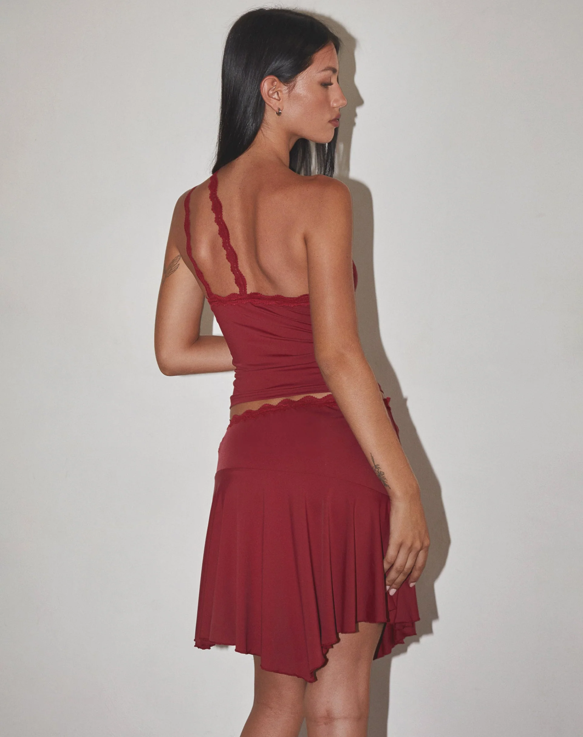 Lula Minirock mit Spitzenbesatz in Dark Cherry - Image 3