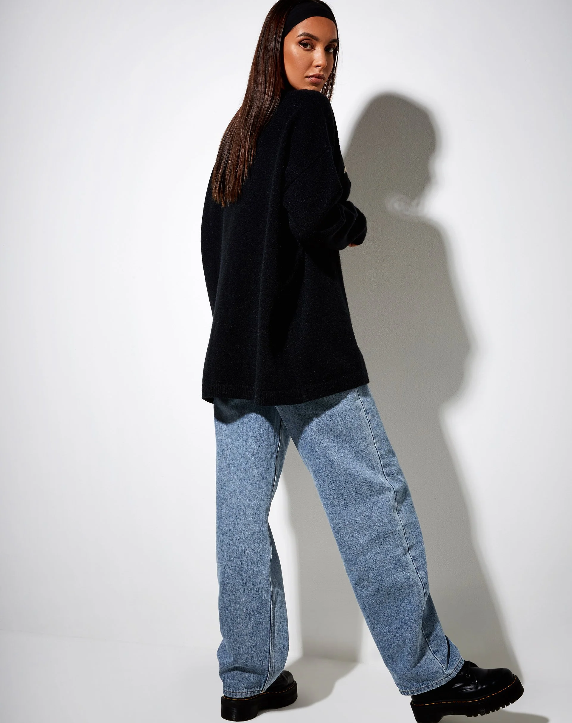 Lulees Pullover aus schwarzem Strick mit 'Angel' in Creme - Image 4