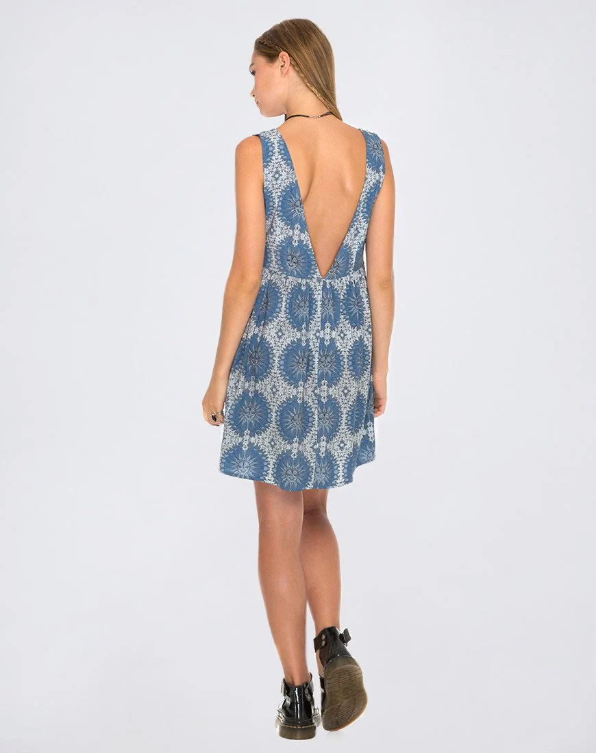 Leier Kleid in Mondgesicht Blau - Image 4