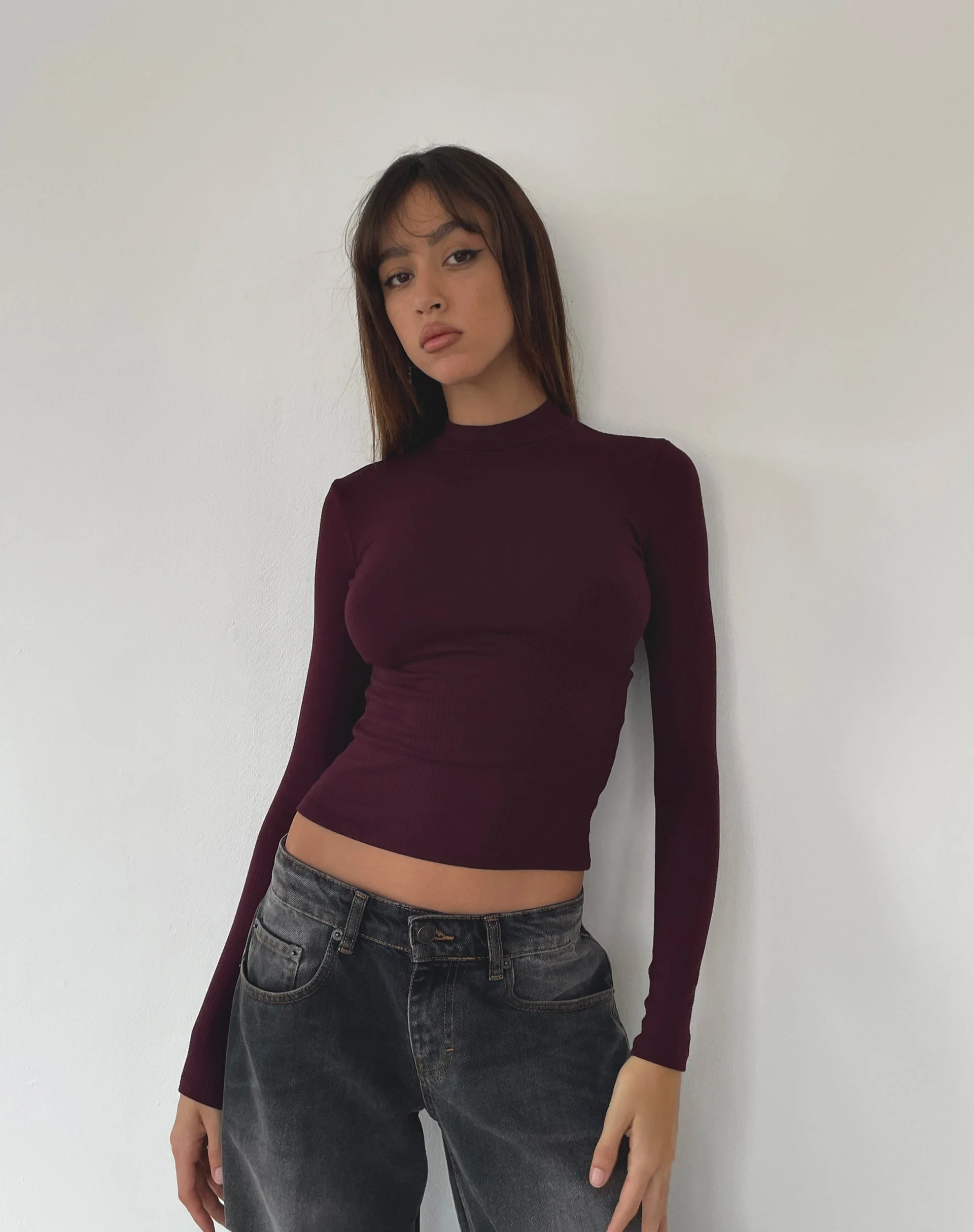 Mabel Langarm-Top mit hohem Halsausschnitt und gerippten Ärmeln in Oxblood