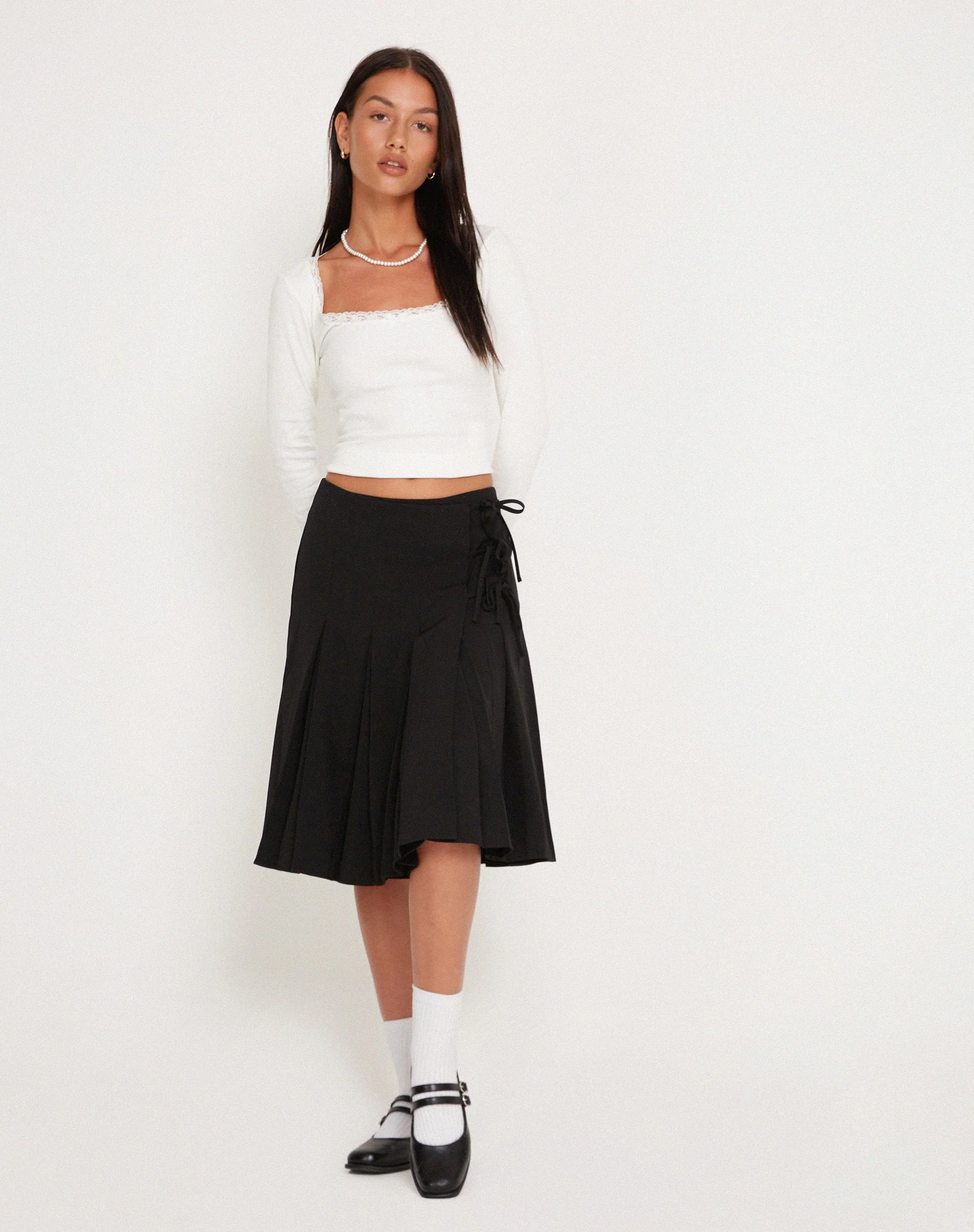 Madelyn Plissierter Midirock in Schwarz - Image 2