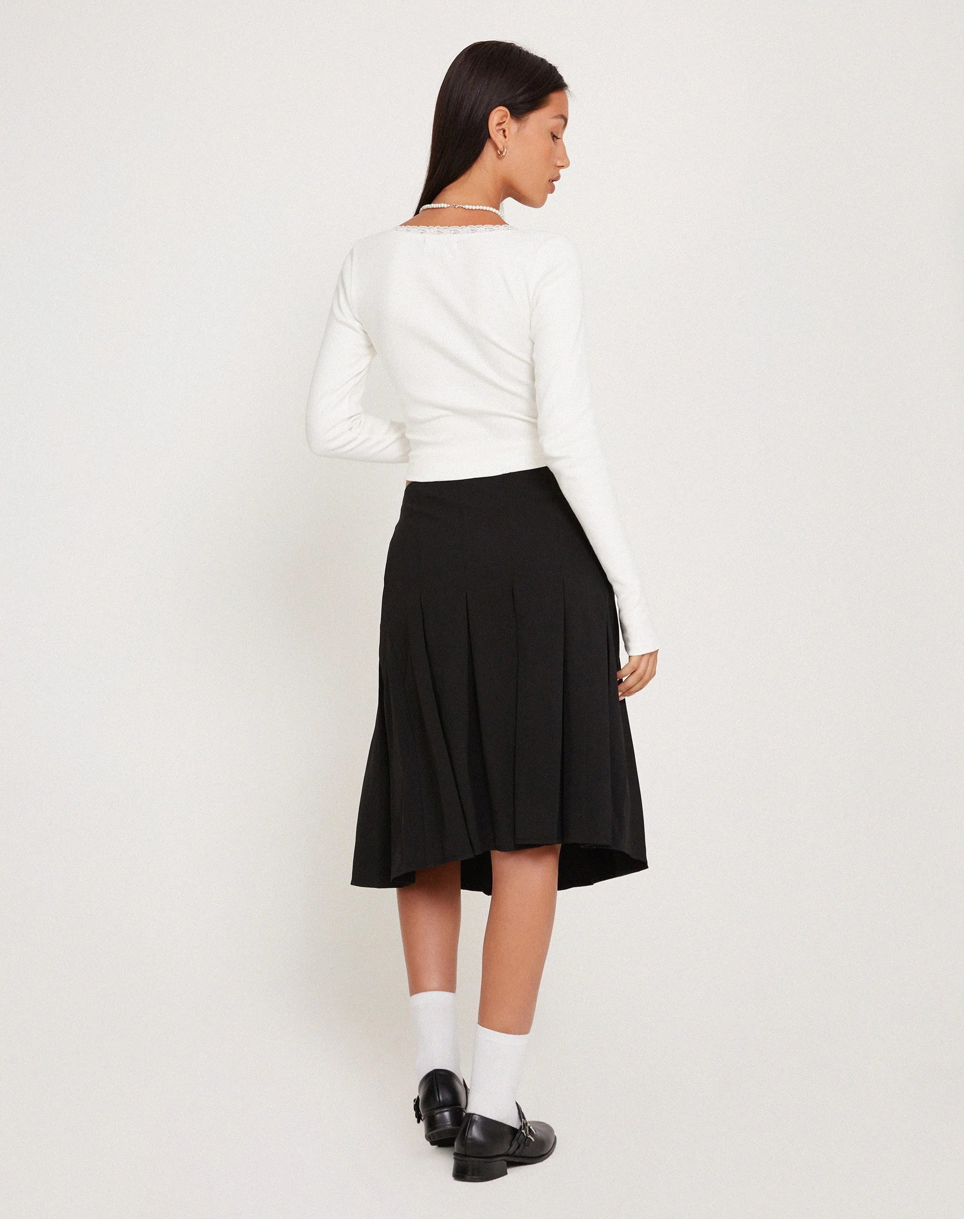 Madelyn Plissierter Midirock in Schwarz - Image 5