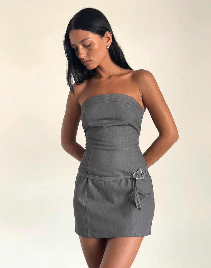 Magaska Bandeau-Minikleid in Tailoring Charcoal - Image 2