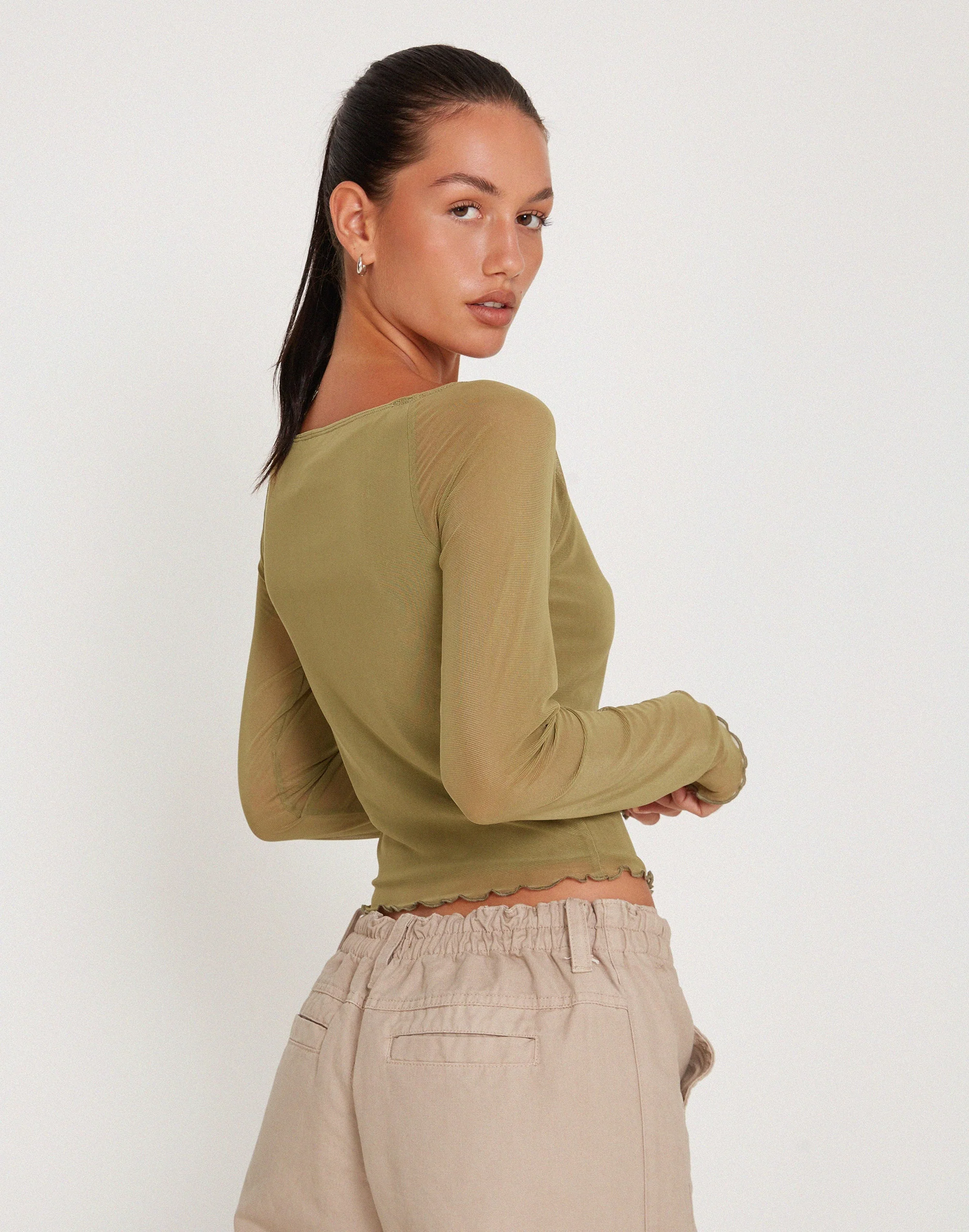 Mahira Langärmeliges Mesh-Top in Olive - Image 3