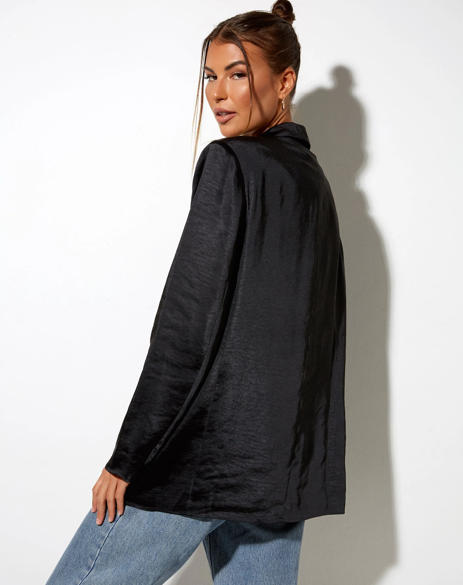 Maiwa Blazer in Satin Schwarz - Image 3
