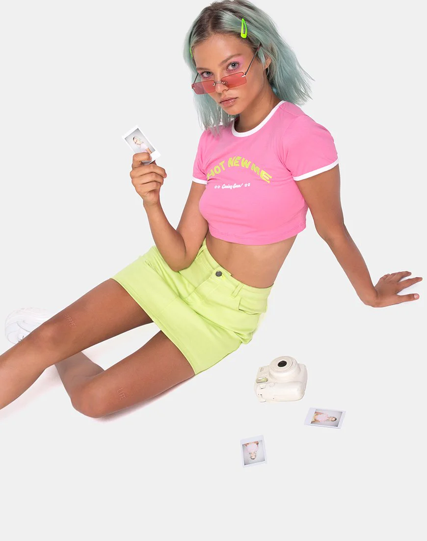 Mandita Crop Top in leuchtendem Pink mit Hot New Me Text X Top Girl - Image 2