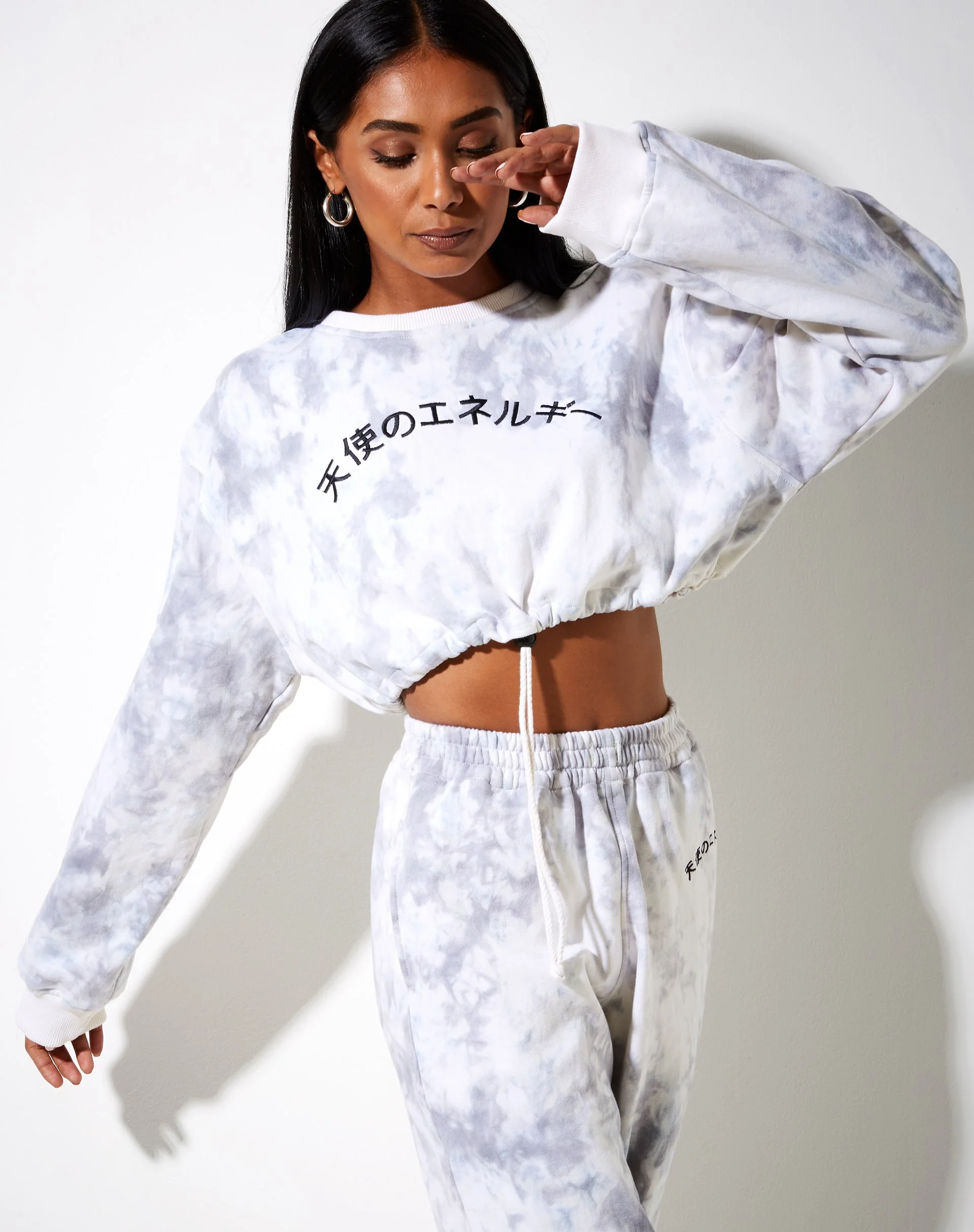 Markey Pullover in Grau Tie Dye Angel Energy Embro - Image 2