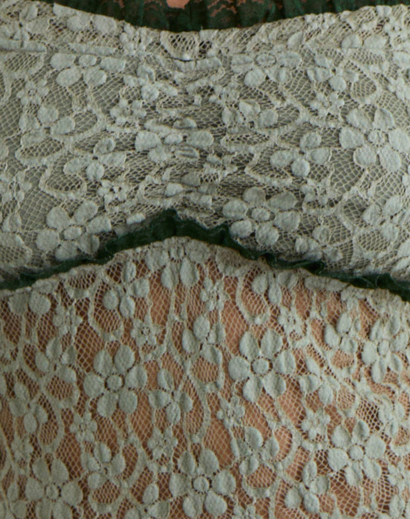 Mayu Top mit Rüschenbesatz aus Spitze in Salbeigrün - Image 6
