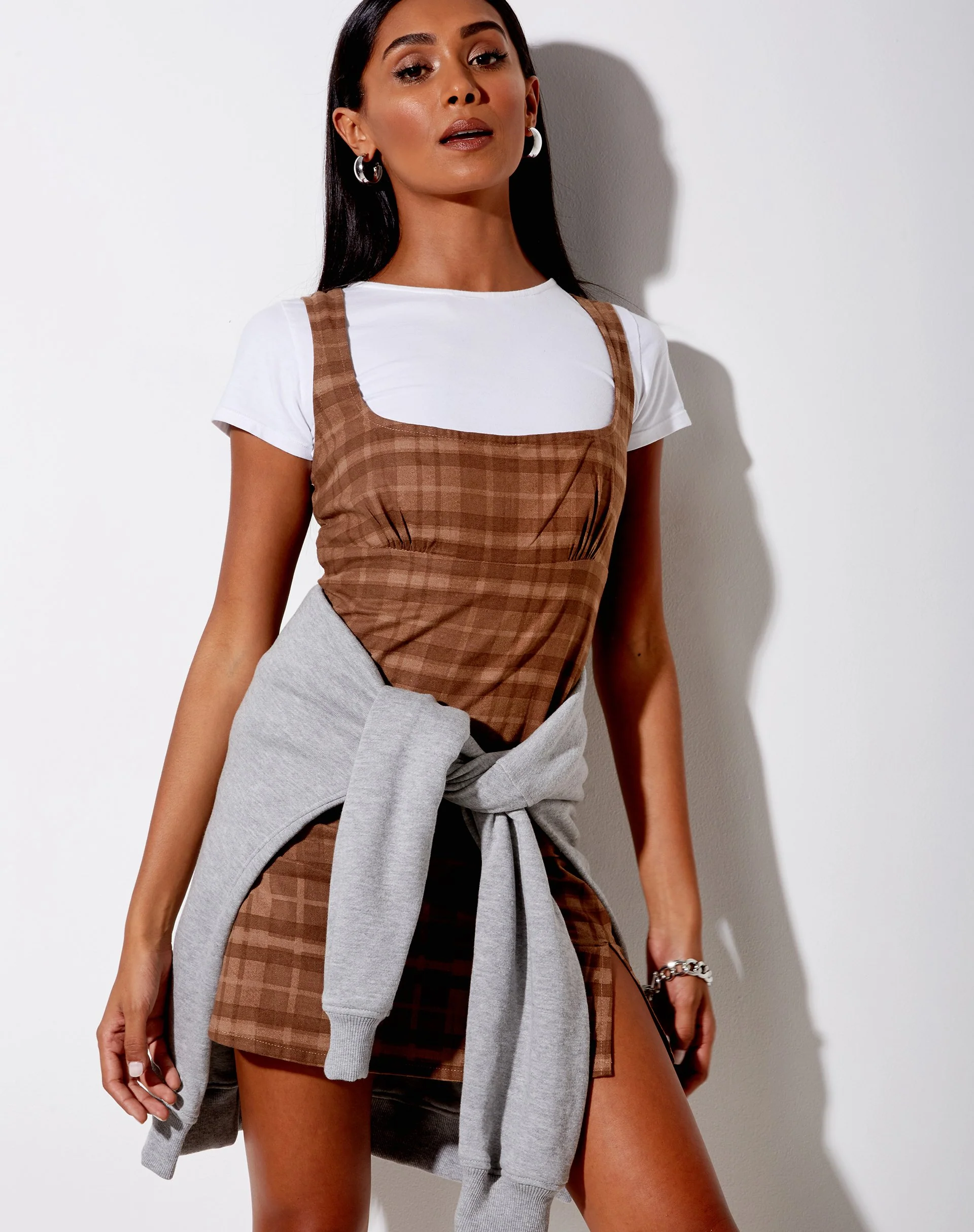 Mehra Minikleid aus braunem Karo - Image 2