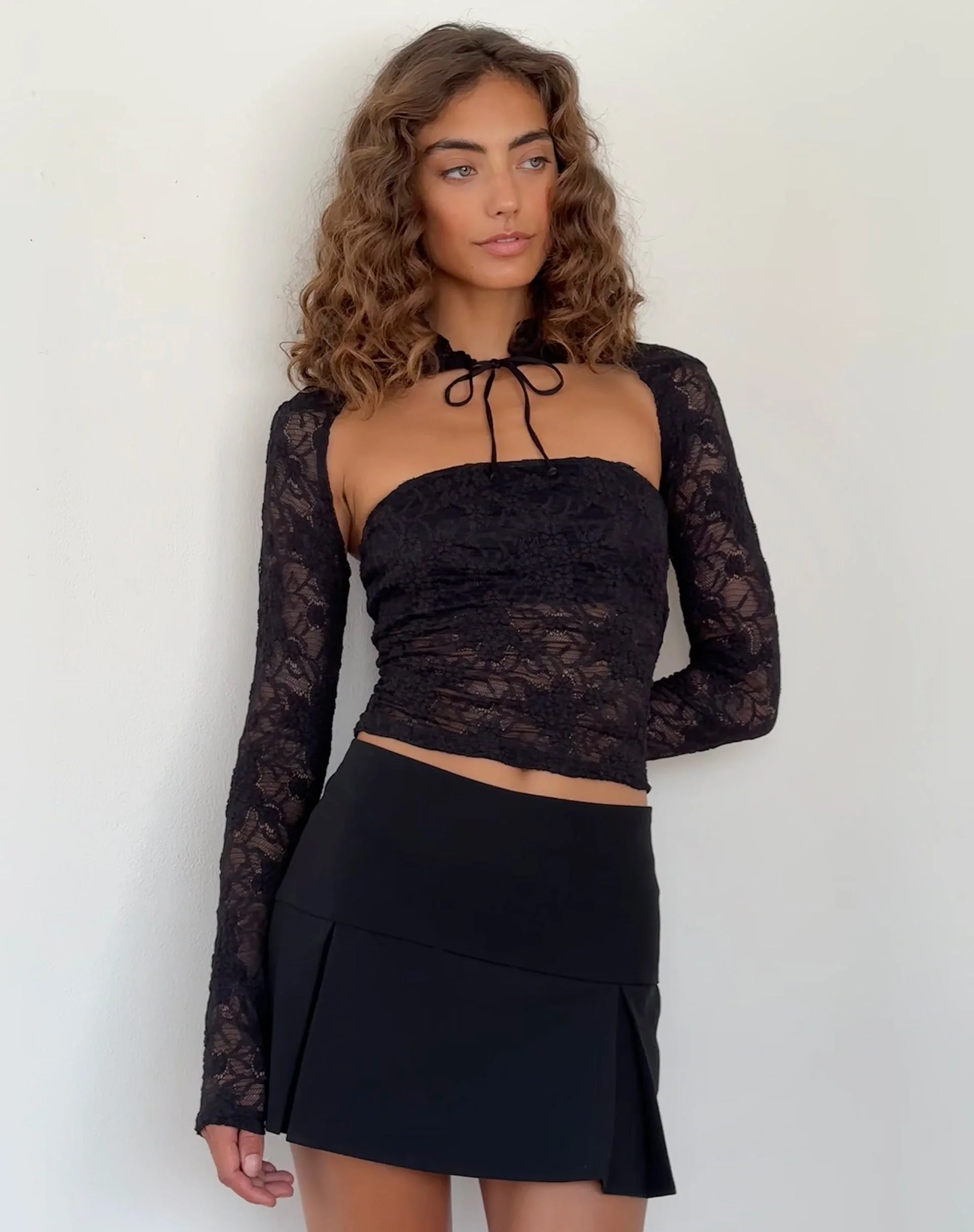 Melvina Bandeau Top und Shrug Set aus Spitze Schwarz