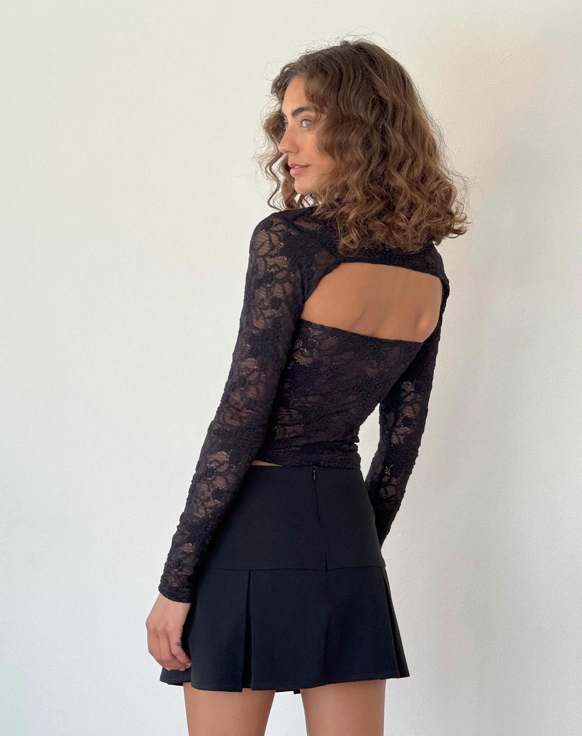 Melvina Bandeau Top und Shrug Set aus Spitze Schwarz - Image 5