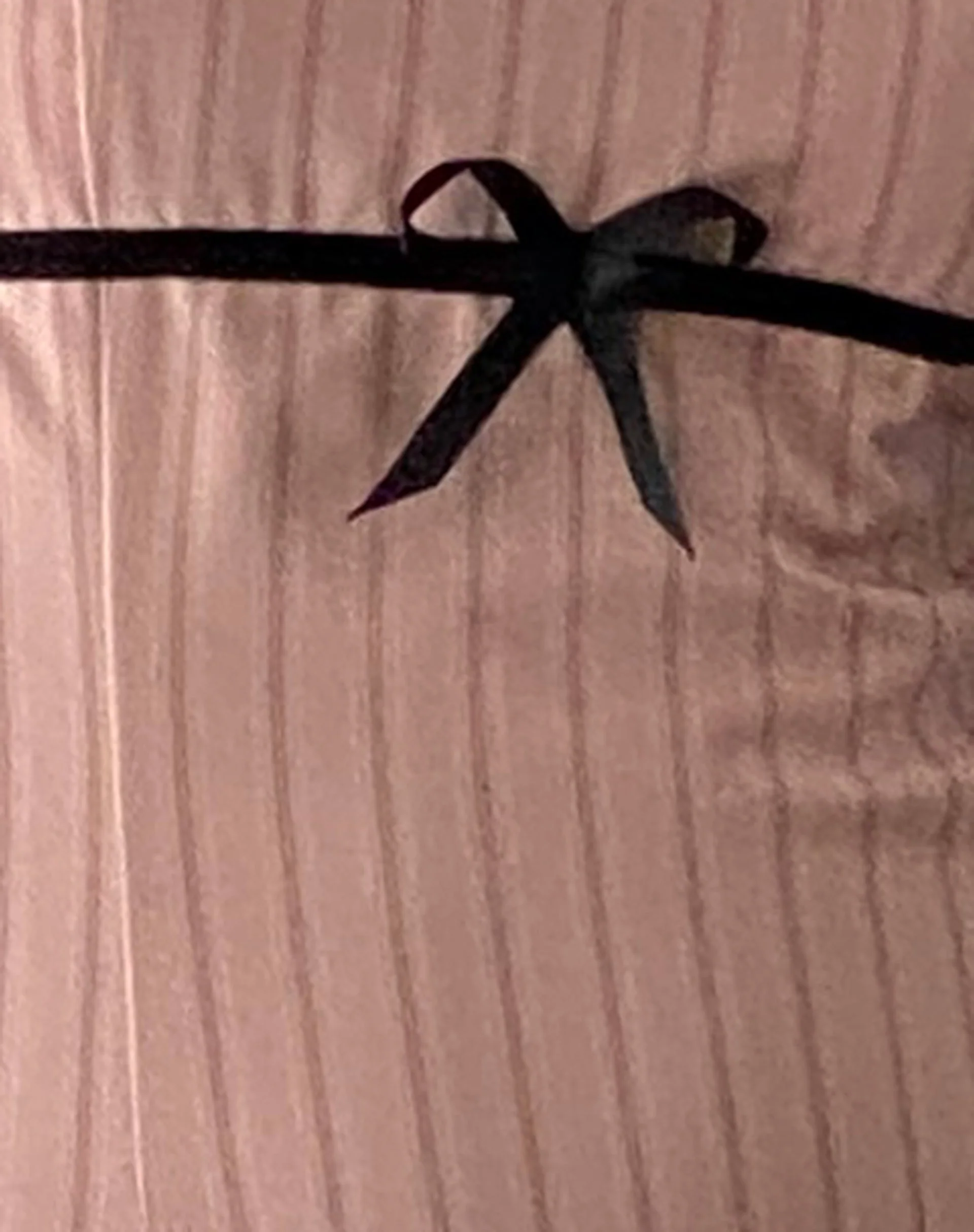 Merila Bandeau-Minikleid aus Nadelstreifen in Blush - Image 6