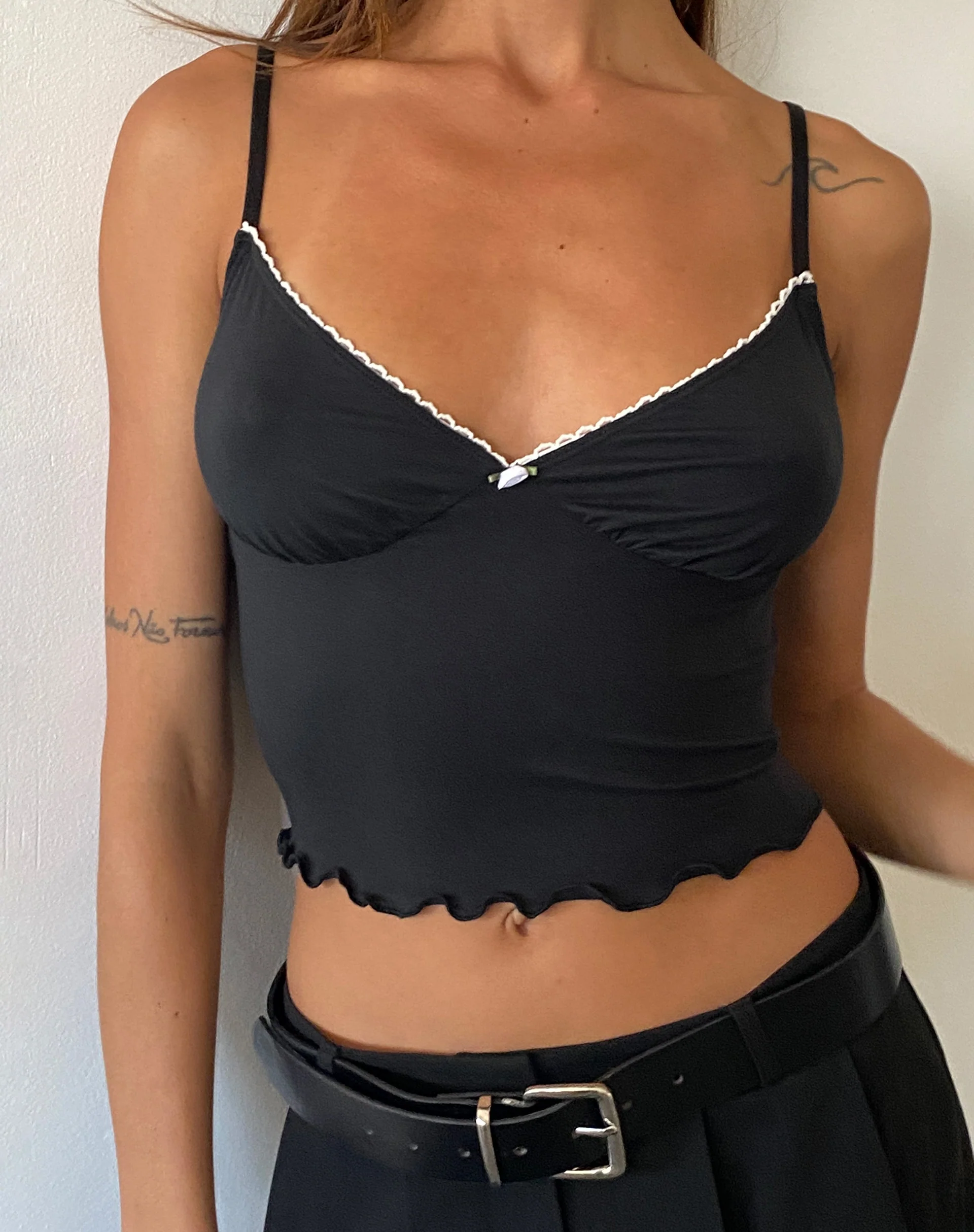 Mia Ballet Cami Top in Schwarz - Image 4