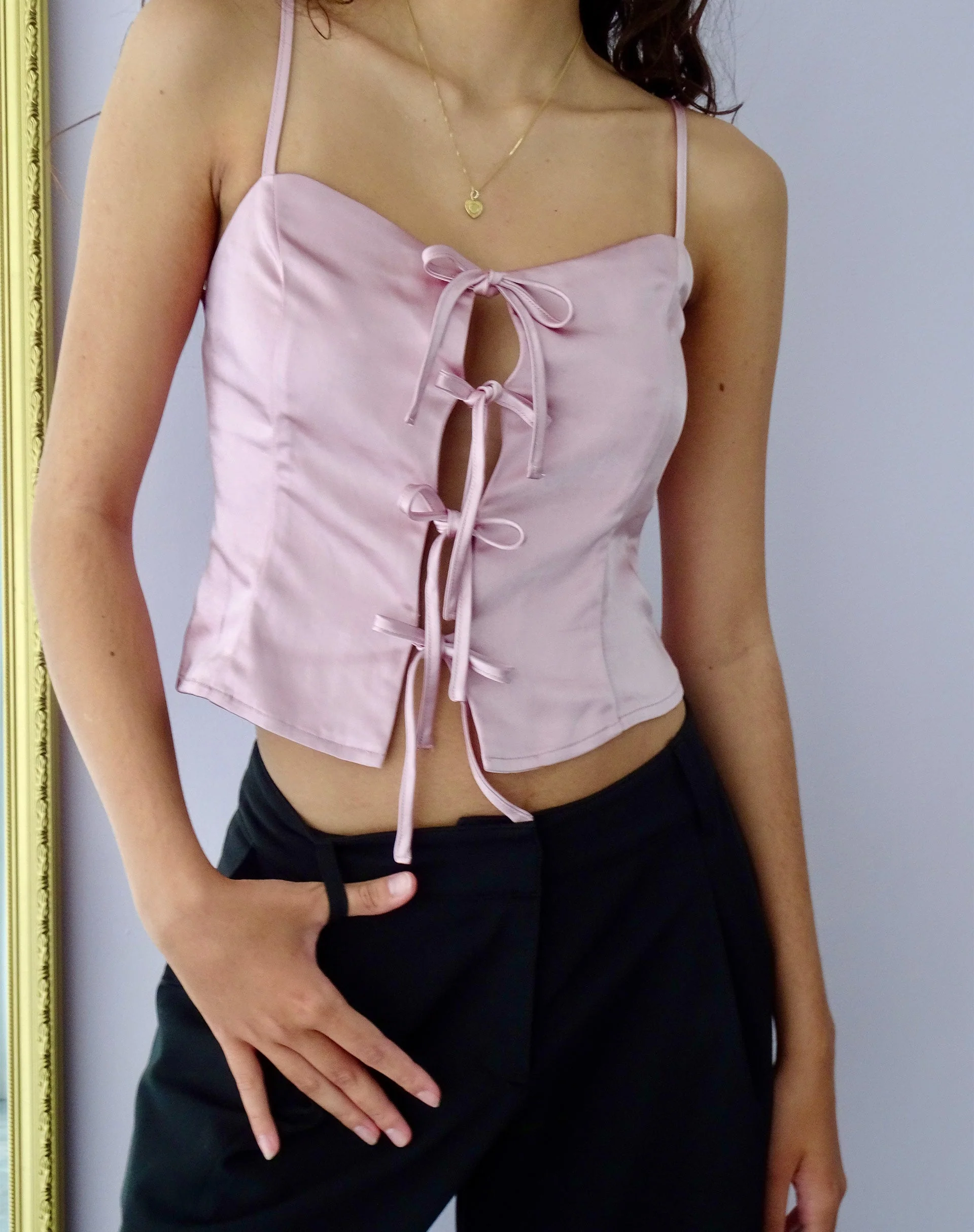 Micuri Riemchen-Top in Satin Altrosa