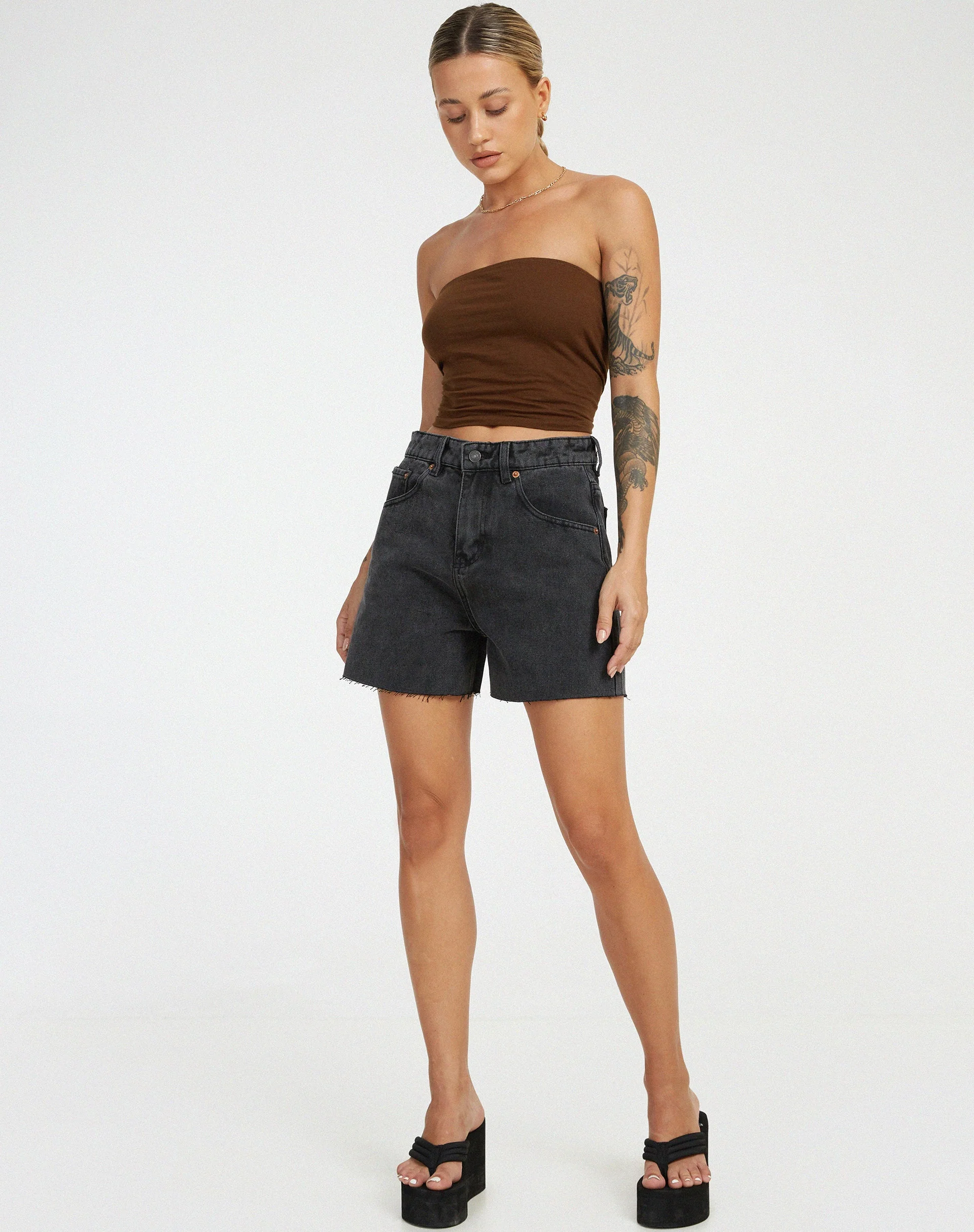 Mittellange Denim-Shorts in schwarzer Waschung - Image 3