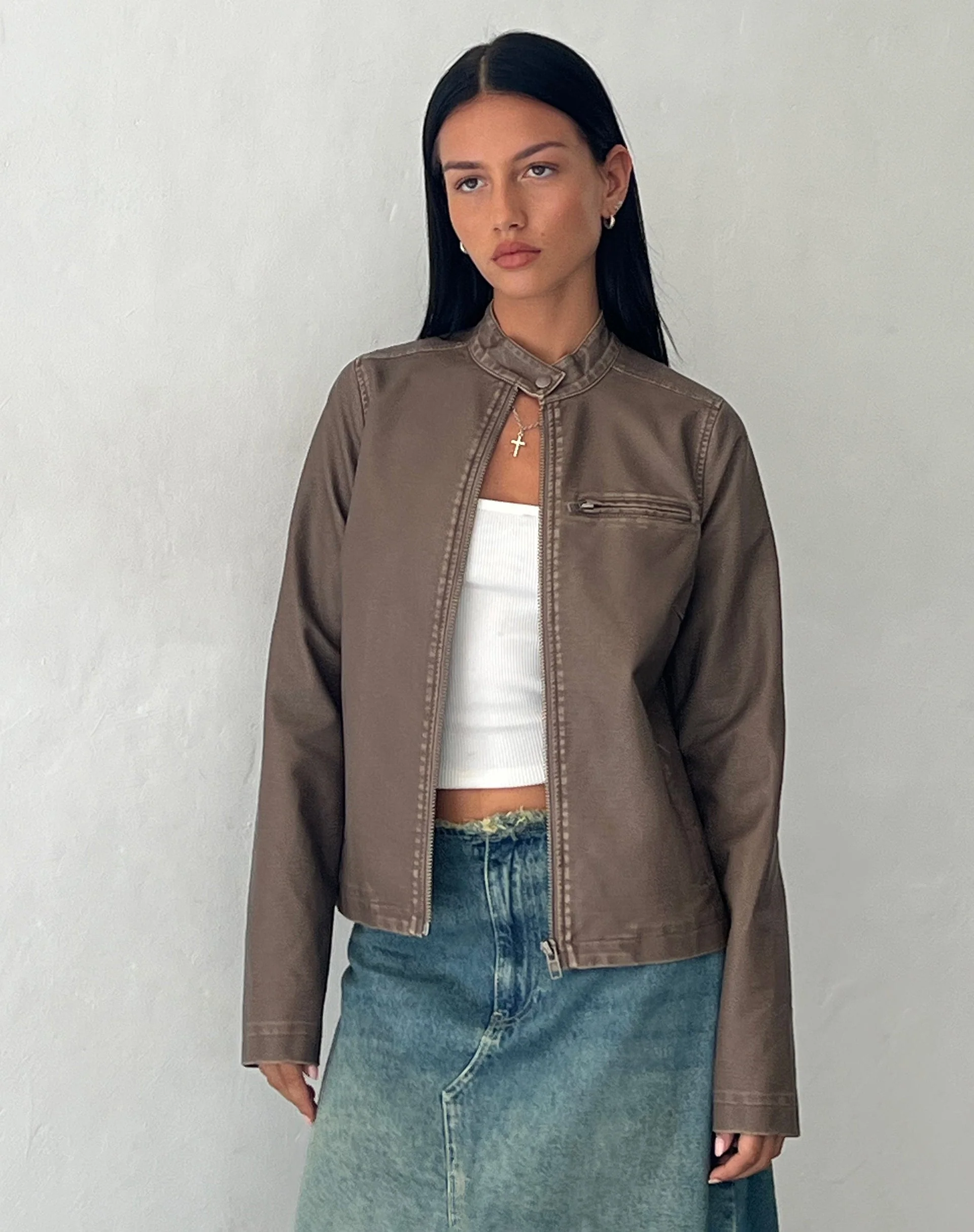 Mildred Distressed Biker Jacke in PU Olive - Image 3