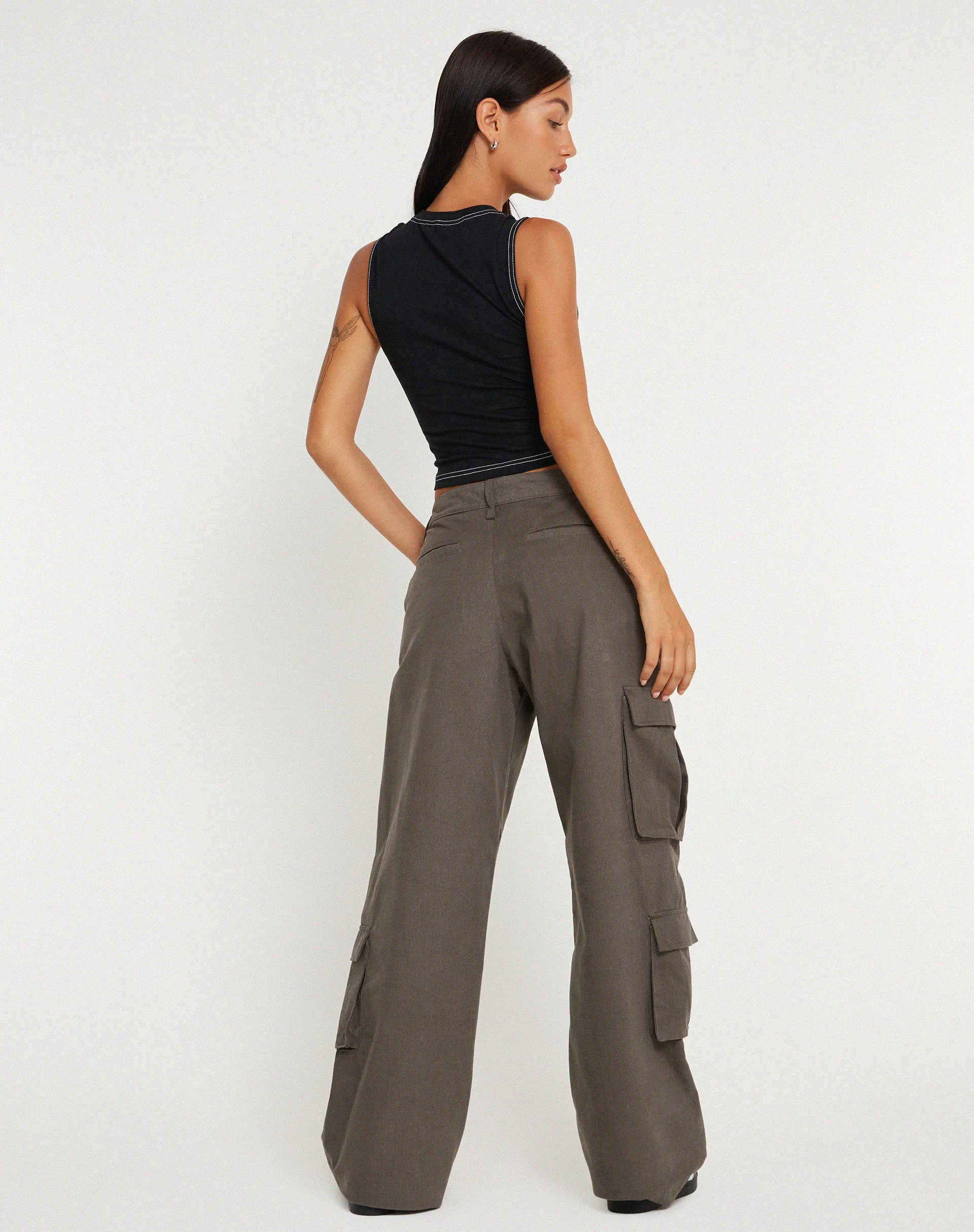 Min Cutout Crop Top in Schwarz - Image 6