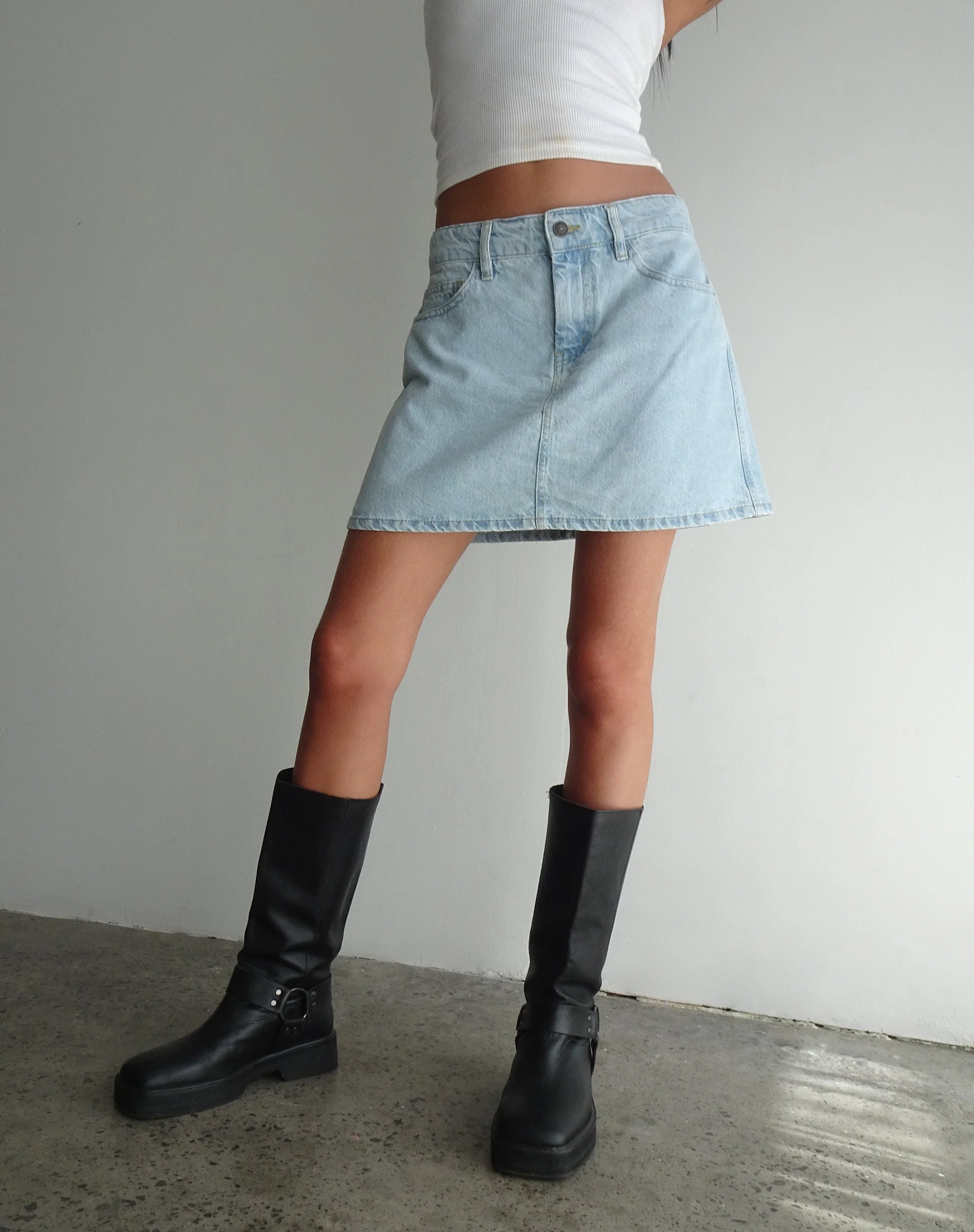 Mini-Rock in A-Linie aus Denim Blue Bleach - Image 6