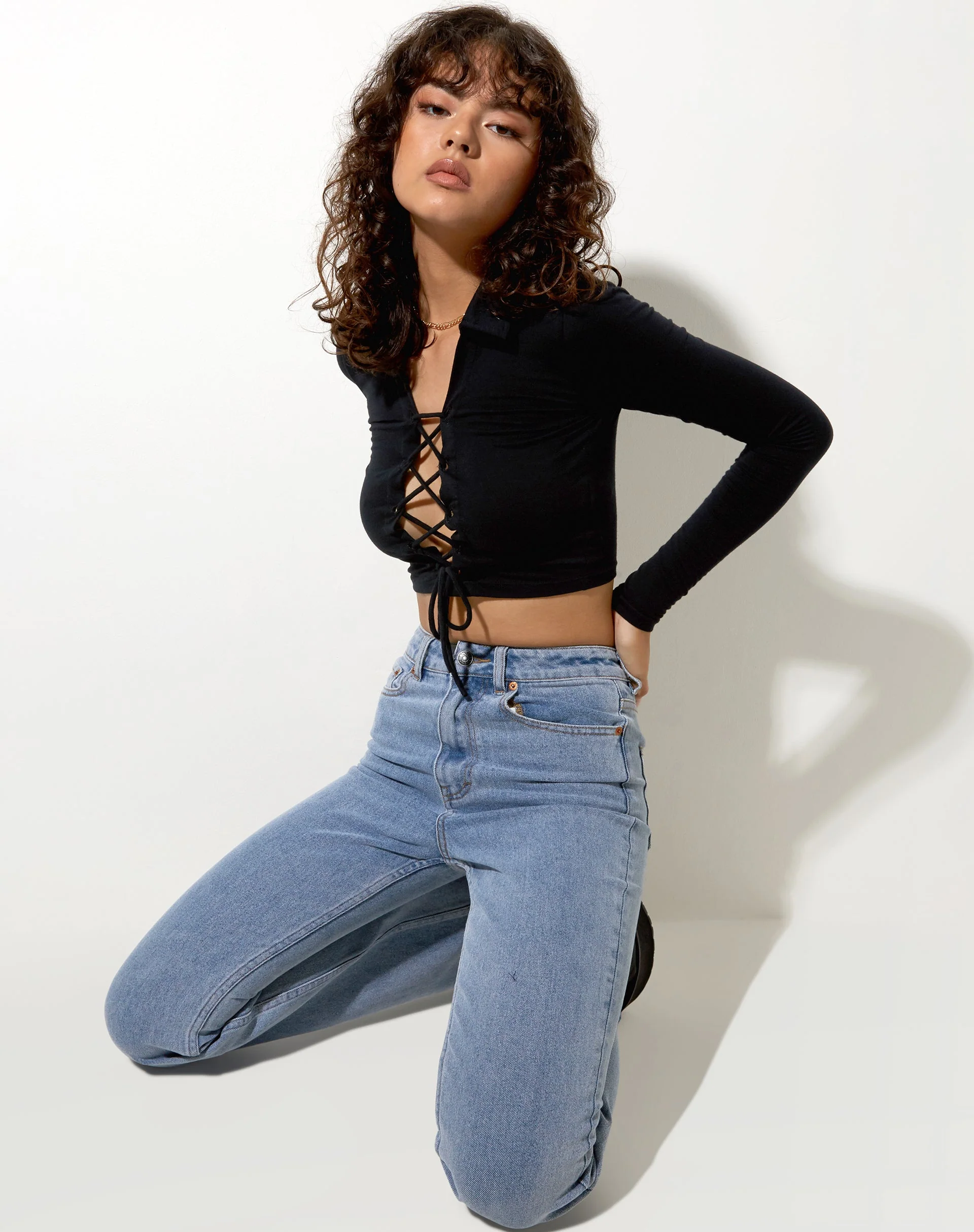 Misla Crop Top in Schwarz - Image 4