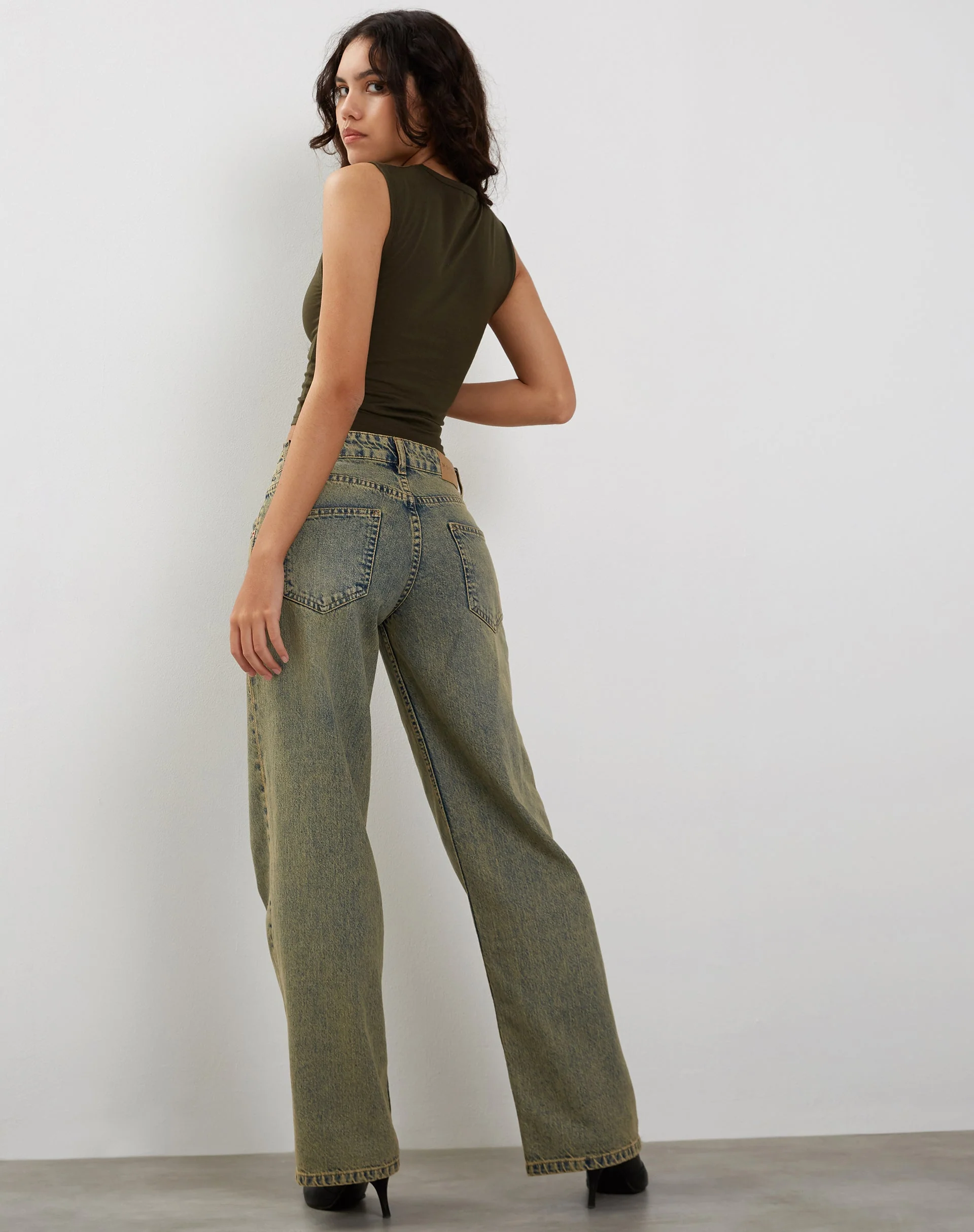 Monlo Vest Oberteil in Olive - Image 4