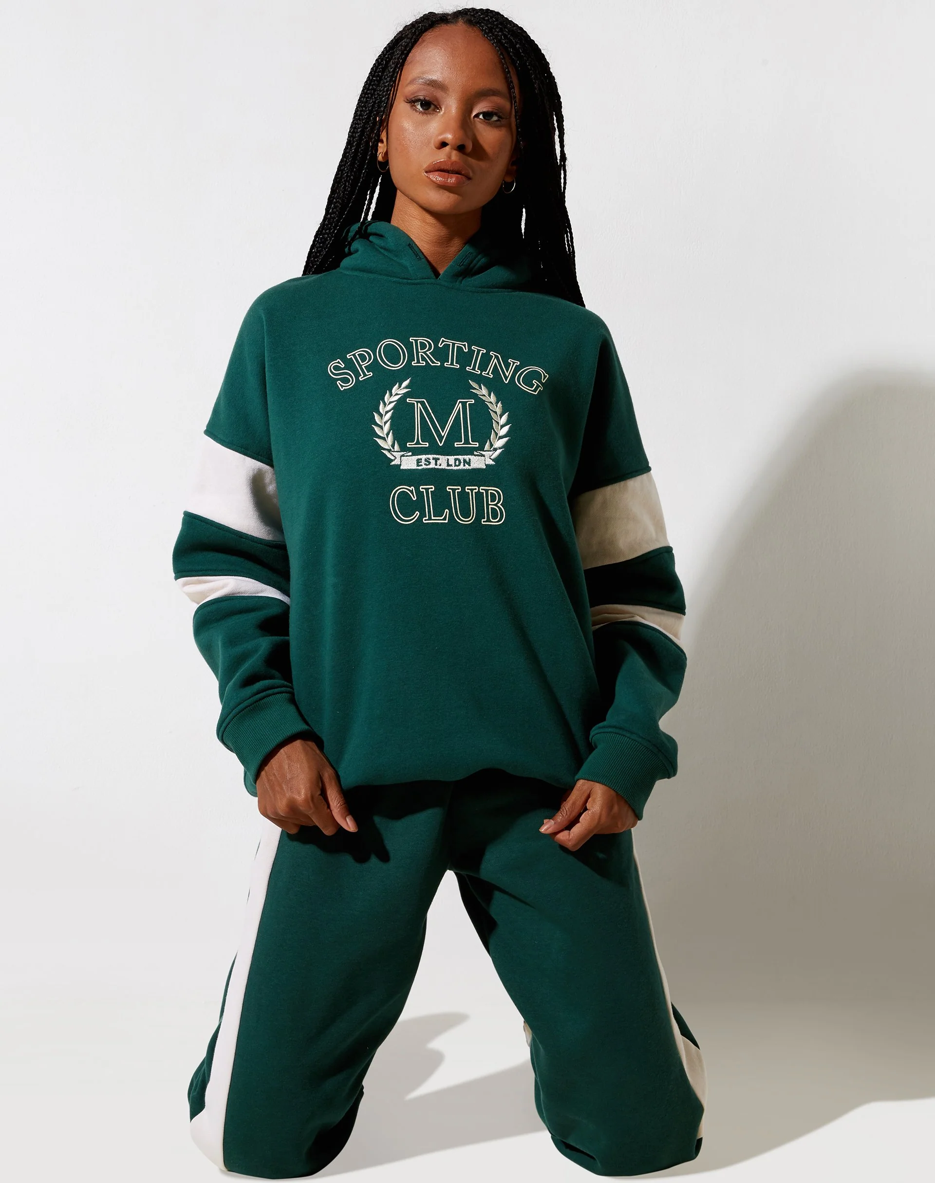 Mora Hoodie in Waldgrün und Winterweiß Sporting Club Mix Embro