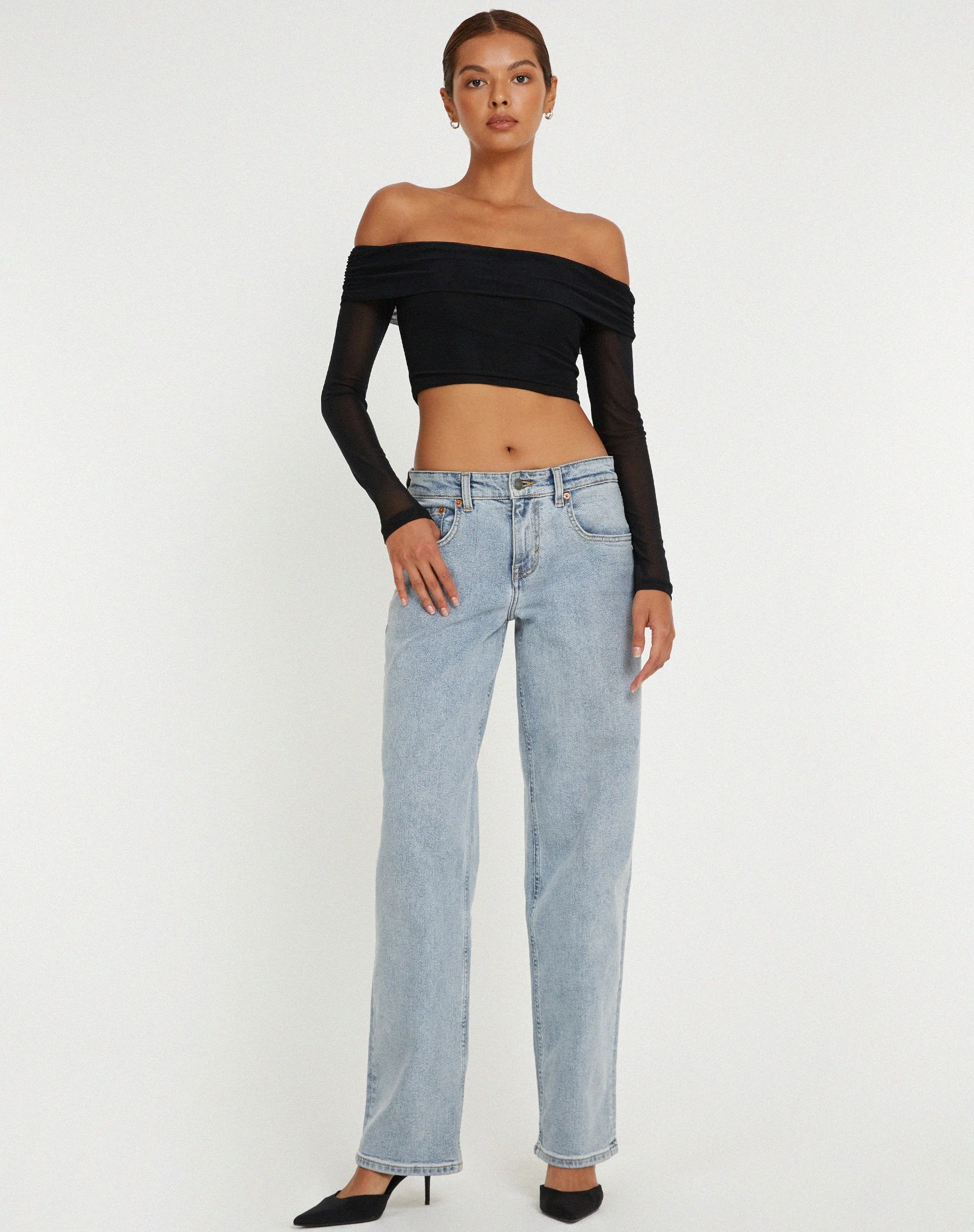 Nagini Langärmeliges Bardot-Crop-Top in Schwarz - Image 3
