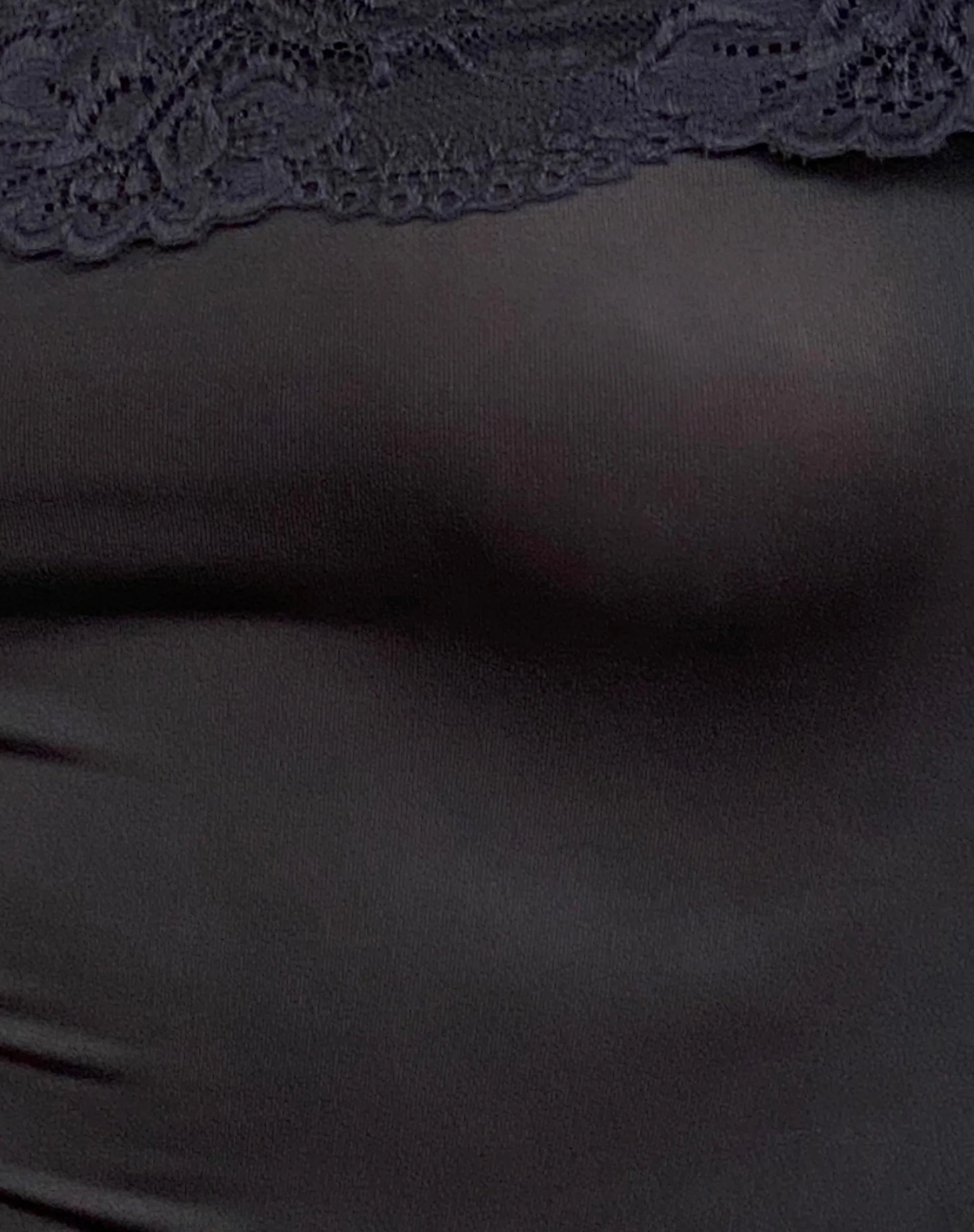 Nagita Slinky Langärmeliges Bardot Top in Schwarz - Image 7